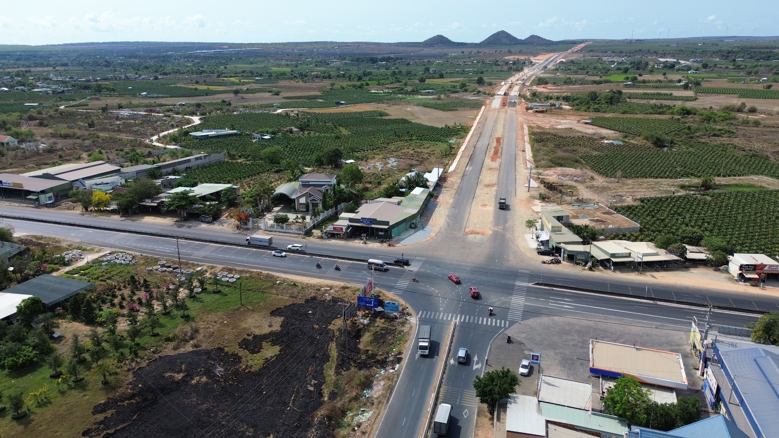 Cuối th&aacute;ng 4 th&ocirc;ng xe kỹ thuật đường nối cao tốc Phan Thiết - Dầu Gi&acirc;y- Ảnh 2.