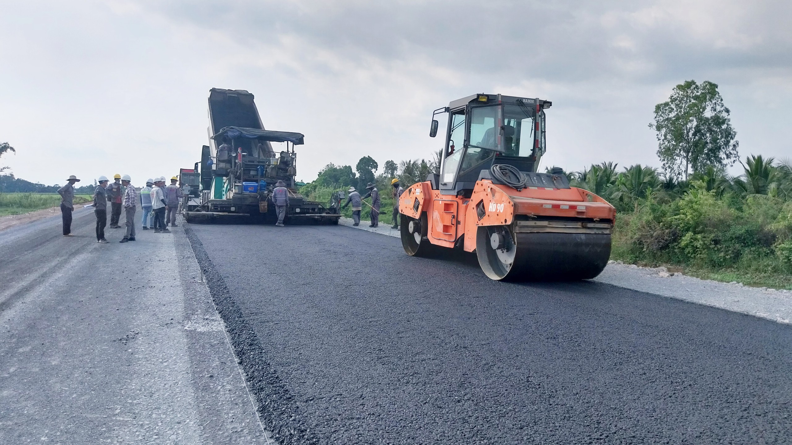 Dự &aacute;n tuyến tr&aacute;nh th&agrave;nh phố Long Xuy&ecirc;n đang thi c&ocirc;ng ra sao?- Ảnh 1.