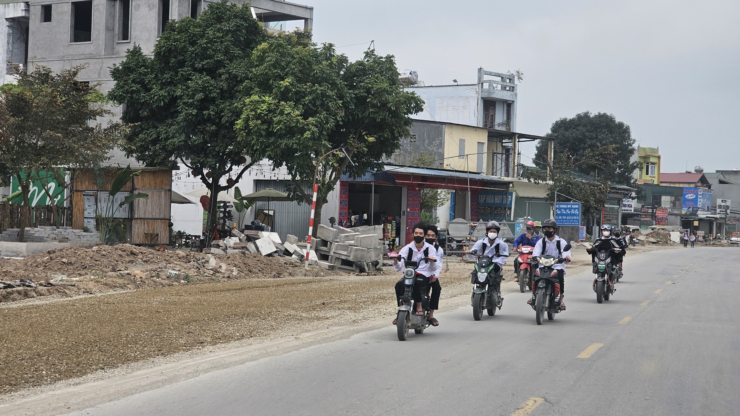 Hải Dương: Ngổn ngang c&ocirc;ng trường đường tỉnh 391, nghi vấn g&acirc;y nứt nh&agrave; d&acirc;n- Ảnh 3.