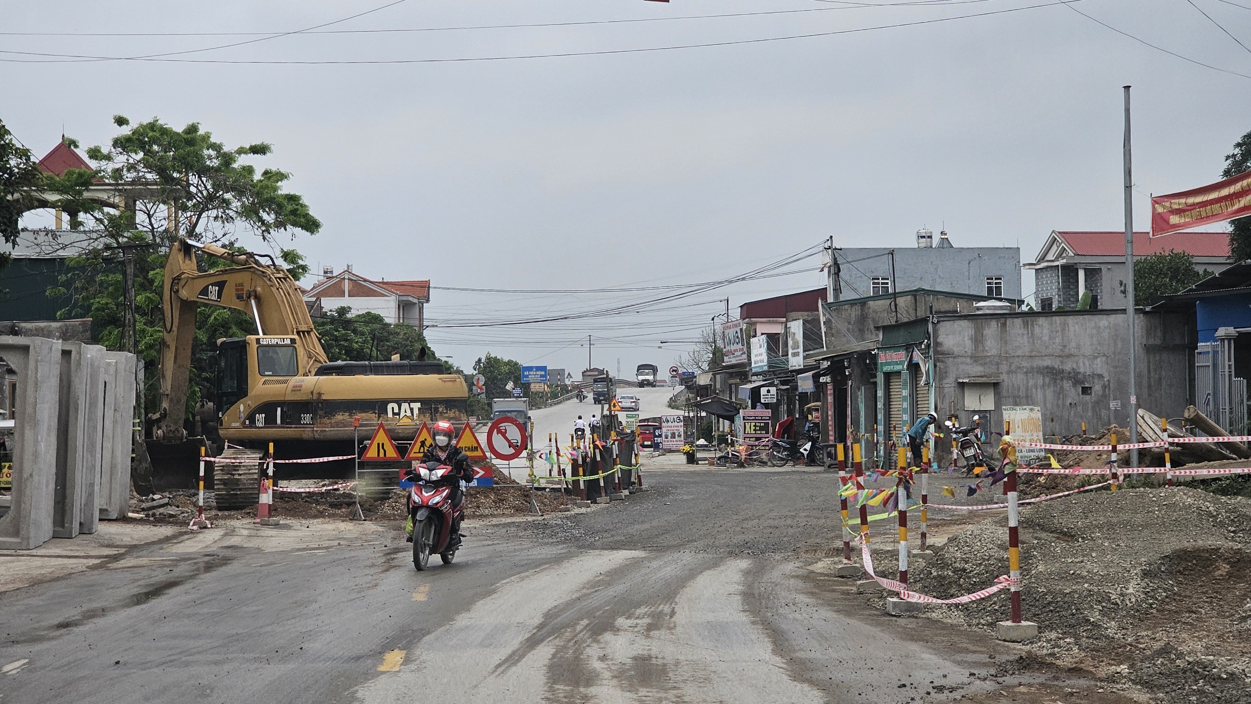 Hải Dương: Ngổn ngang c&ocirc;ng trường đường tỉnh 391, nghi vấn g&acirc;y nứt nh&agrave; d&acirc;n- Ảnh 7.