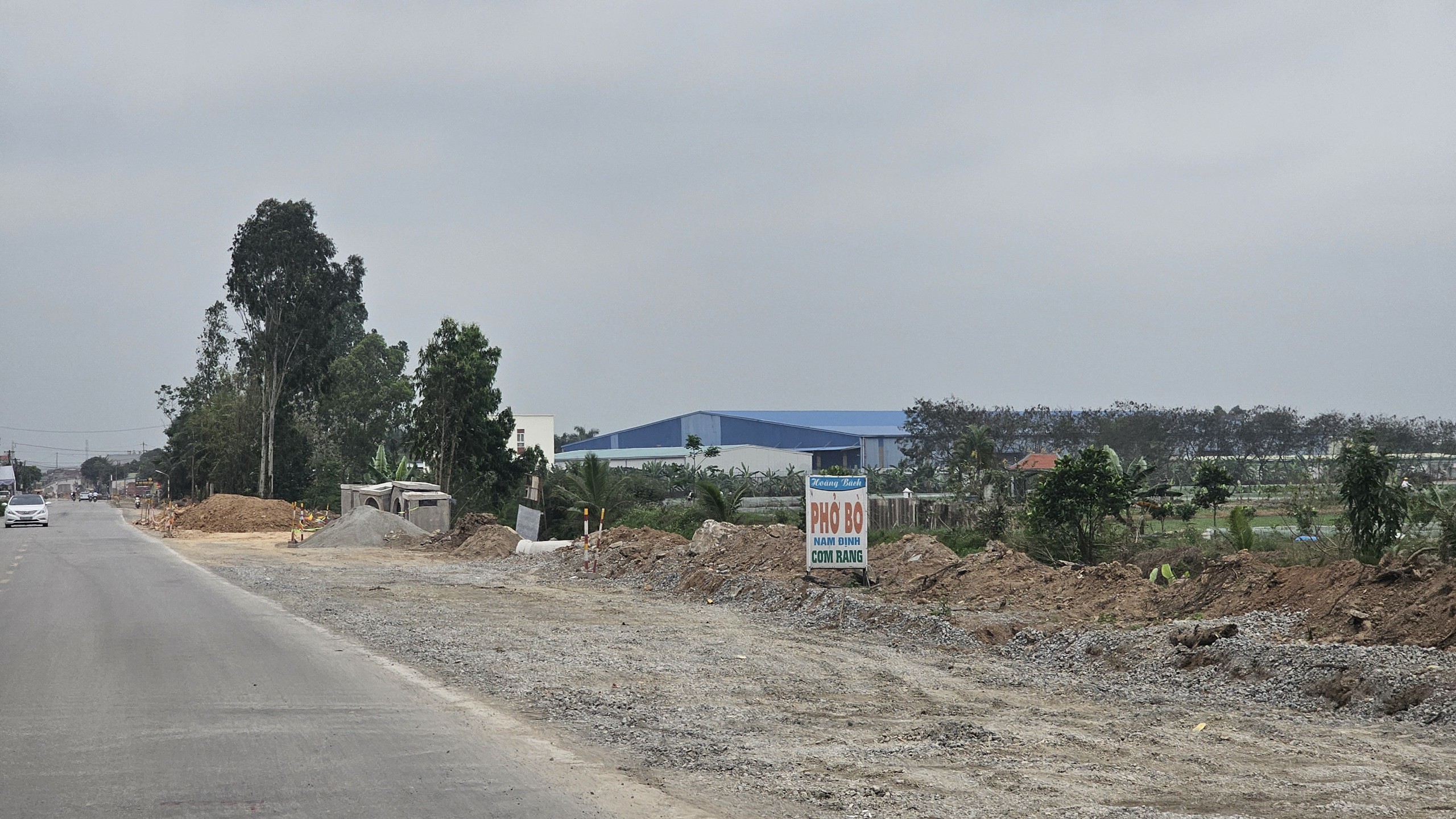 Hải Dương: Ngổn ngang c&ocirc;ng trường đường tỉnh 391, nghi vấn g&acirc;y nứt nh&agrave; d&acirc;n- Ảnh 9.