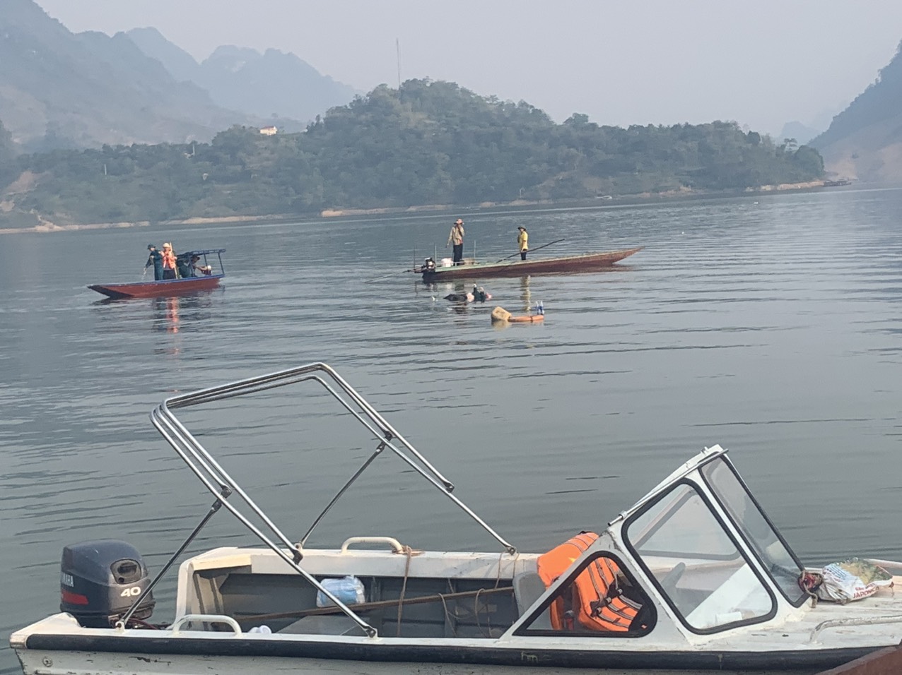 T&igrave;m thấy thi thể nạn nh&acirc;n cuối c&ugrave;ng trong vụ lật thuyền ở Lai Ch&acirc;u- Ảnh 1.