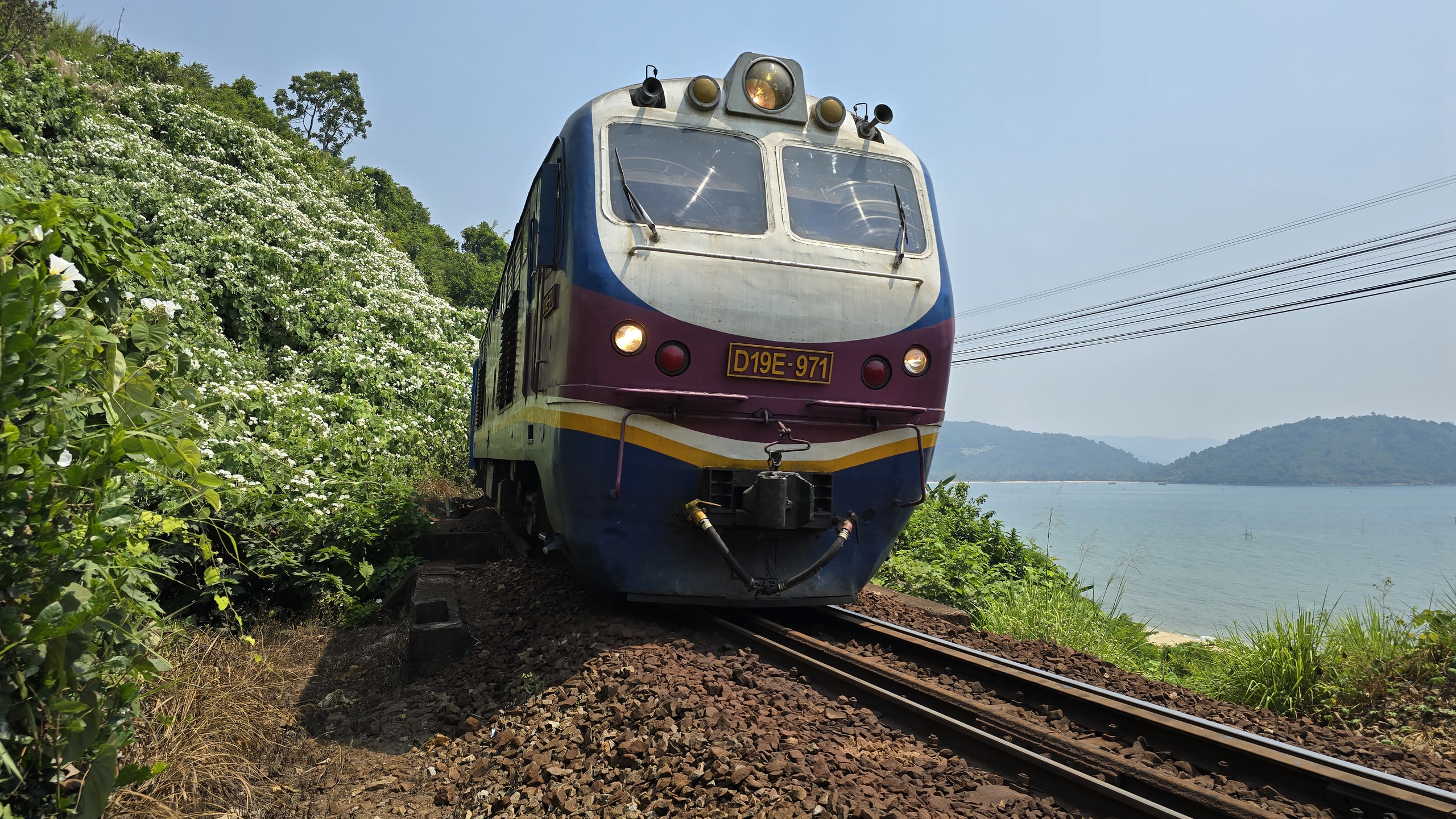 Cận cảnh cầu, hầm đường sắt qua đ&egrave;o Hải V&acirc;n xuống cấp, thấm dột- Ảnh 15.