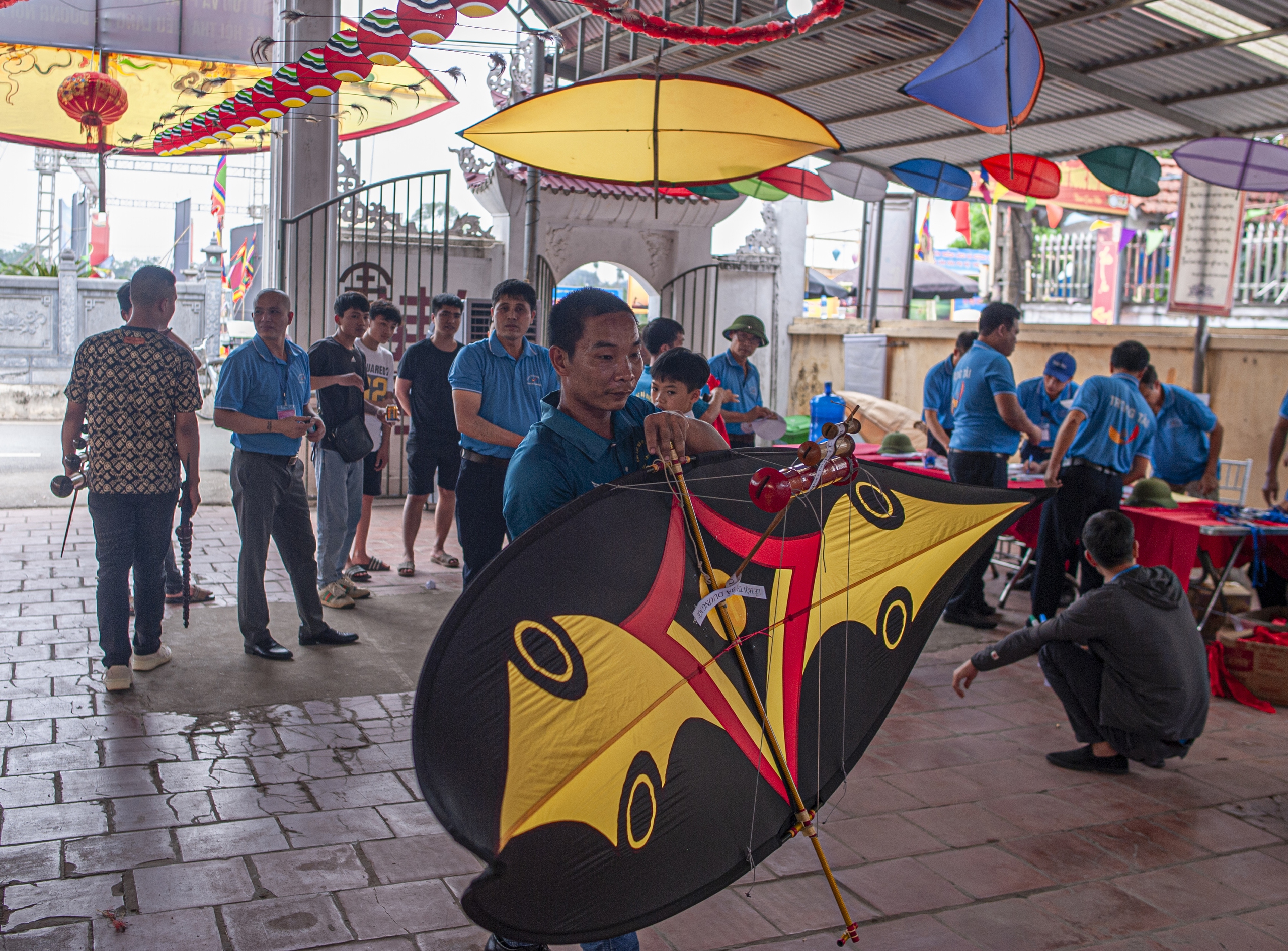 Độc đ&aacute;o lễ hội thả diều l&agrave;ng B&aacute; Dương Nội- Ảnh 2.