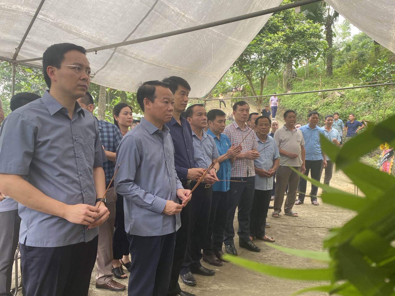 B&iacute; thư tỉnh uỷ Y&ecirc;n B&aacute;i thăm hỏi c&aacute;c nạn nh&acirc;n vụ tai nạn lao động- Ảnh 2.
