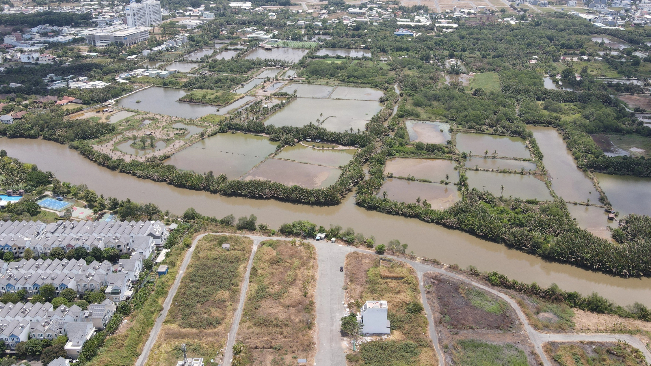 Tuyến đường l&agrave;m 8 năm vẫn đứt qu&atilde;ng ở TP Thủ Đức- Ảnh 8.