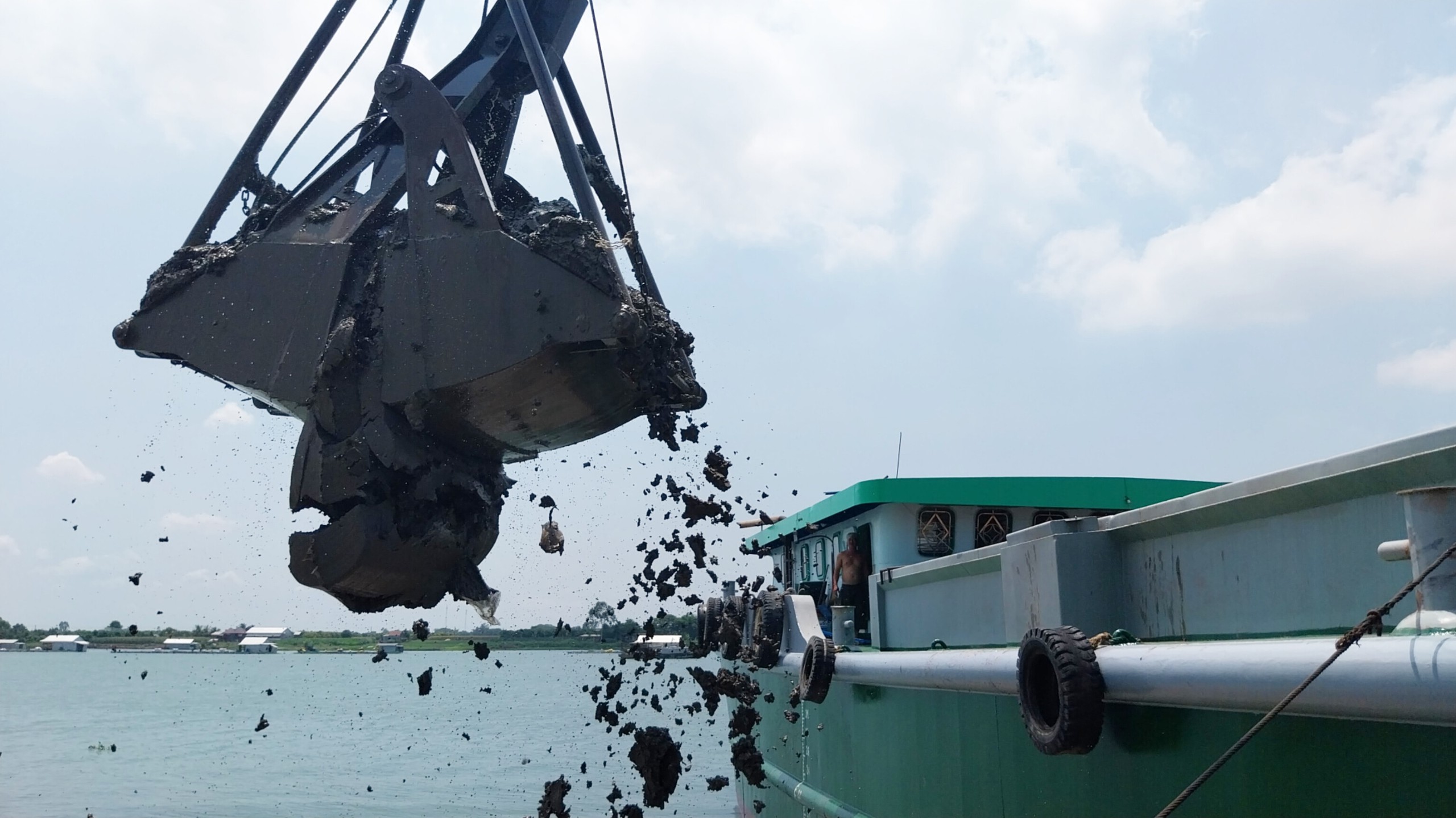 Nh&agrave; thầu bắt đầu đưa c&aacute;t về c&ocirc;ng trường cao tốc Cần Thơ - C&agrave; Mau- Ảnh 7.