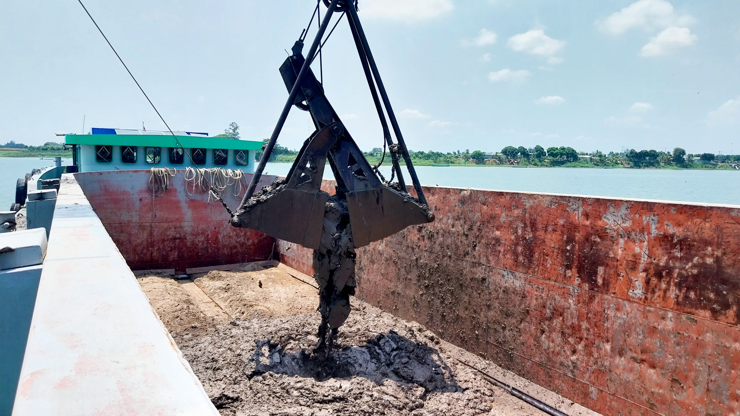 Nh&agrave; thầu bắt đầu đưa c&aacute;t về c&ocirc;ng trường cao tốc Cần Thơ - C&agrave; Mau- Ảnh 8.