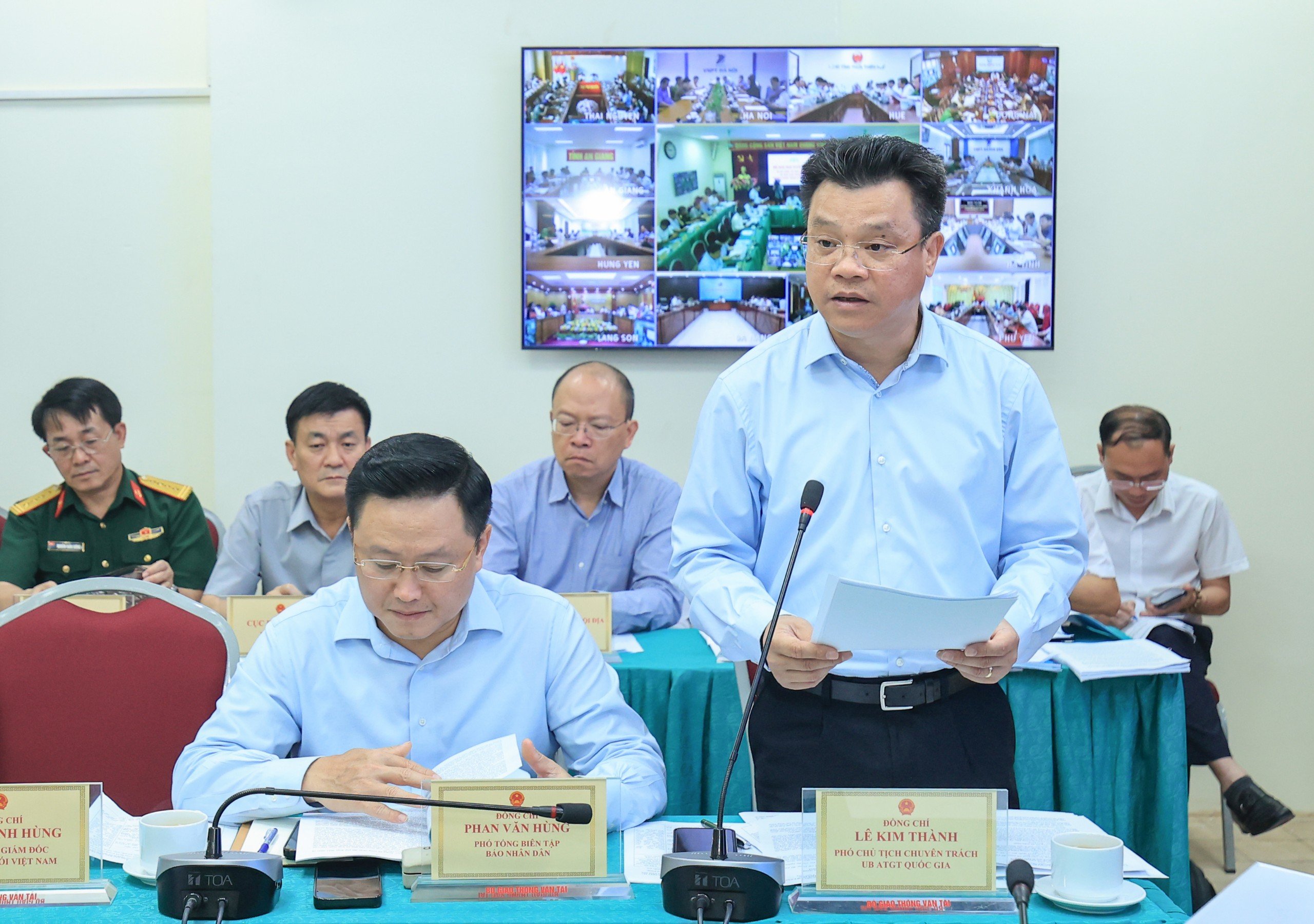 Bộ trưởng GTVT: Quyết liệt, ki&ecirc;n tr&igrave; hơn nữa trong c&ocirc;ng t&aacute;c đảm bảo TTATGT- Ảnh 2.