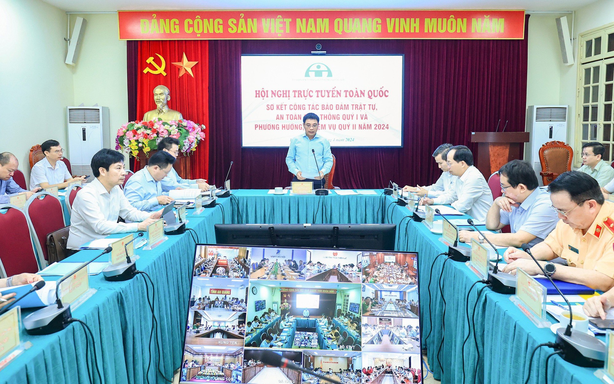 Bộ trưởng GTVT: Quyết liệt, ki&ecirc;n tr&igrave; hơn nữa trong c&ocirc;ng t&aacute;c đảm bảo TTATGT