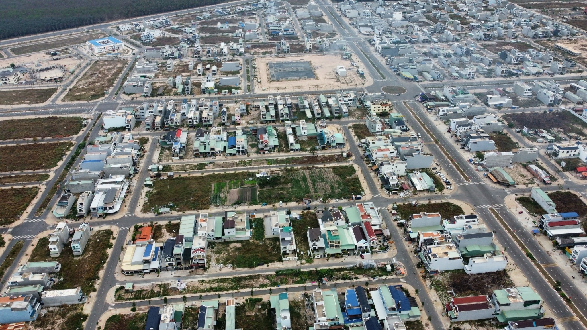 Kh&ocirc;ng bố tr&iacute; người d&acirc;n nhường đất l&agrave;m cao tốc v&agrave;o khu t&aacute;i định cư s&acirc;n bay Long Th&agrave;nh- Ảnh 1.