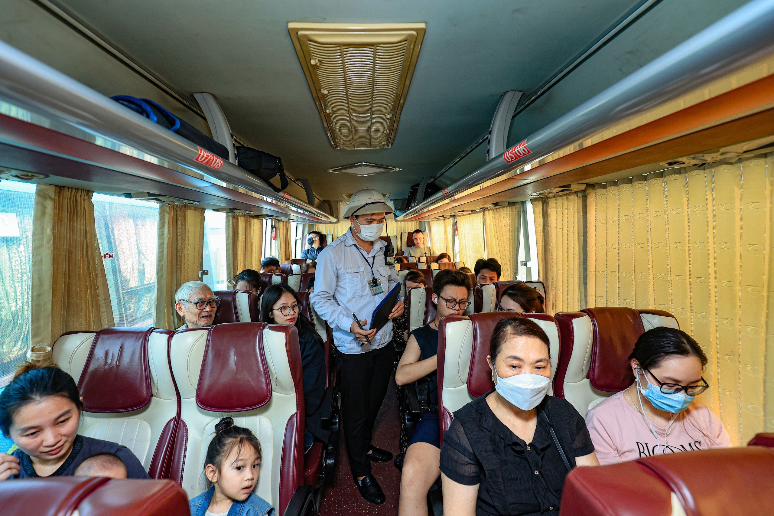 Bến xe H&agrave; Nội trước cao điểm nghỉ lễ 30/4-1/5- Ảnh 5.