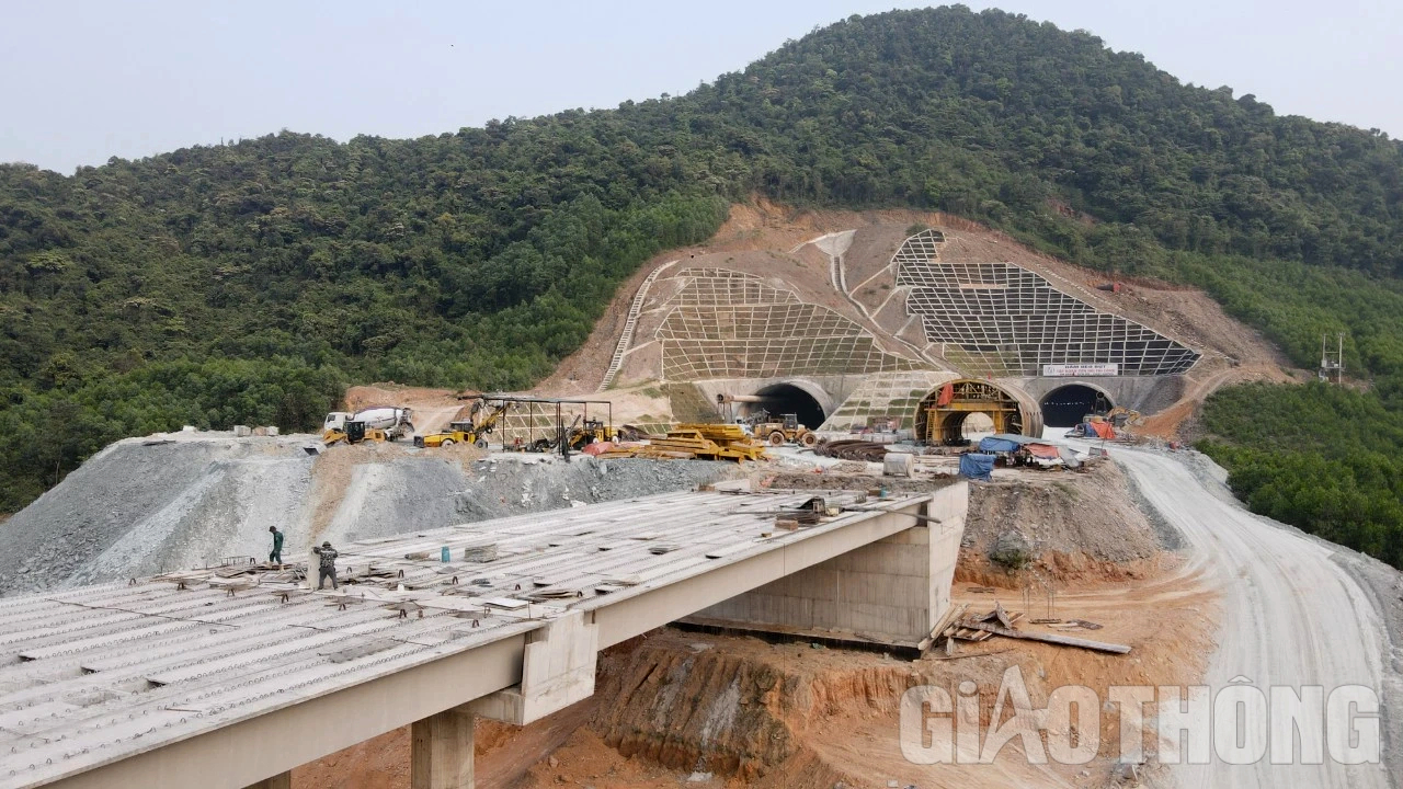 Th&ocirc;ng hầm đường bộ cao tốc d&agrave;i nhất qua H&agrave; Tĩnh trong th&aacute;ng 5- Ảnh 5.