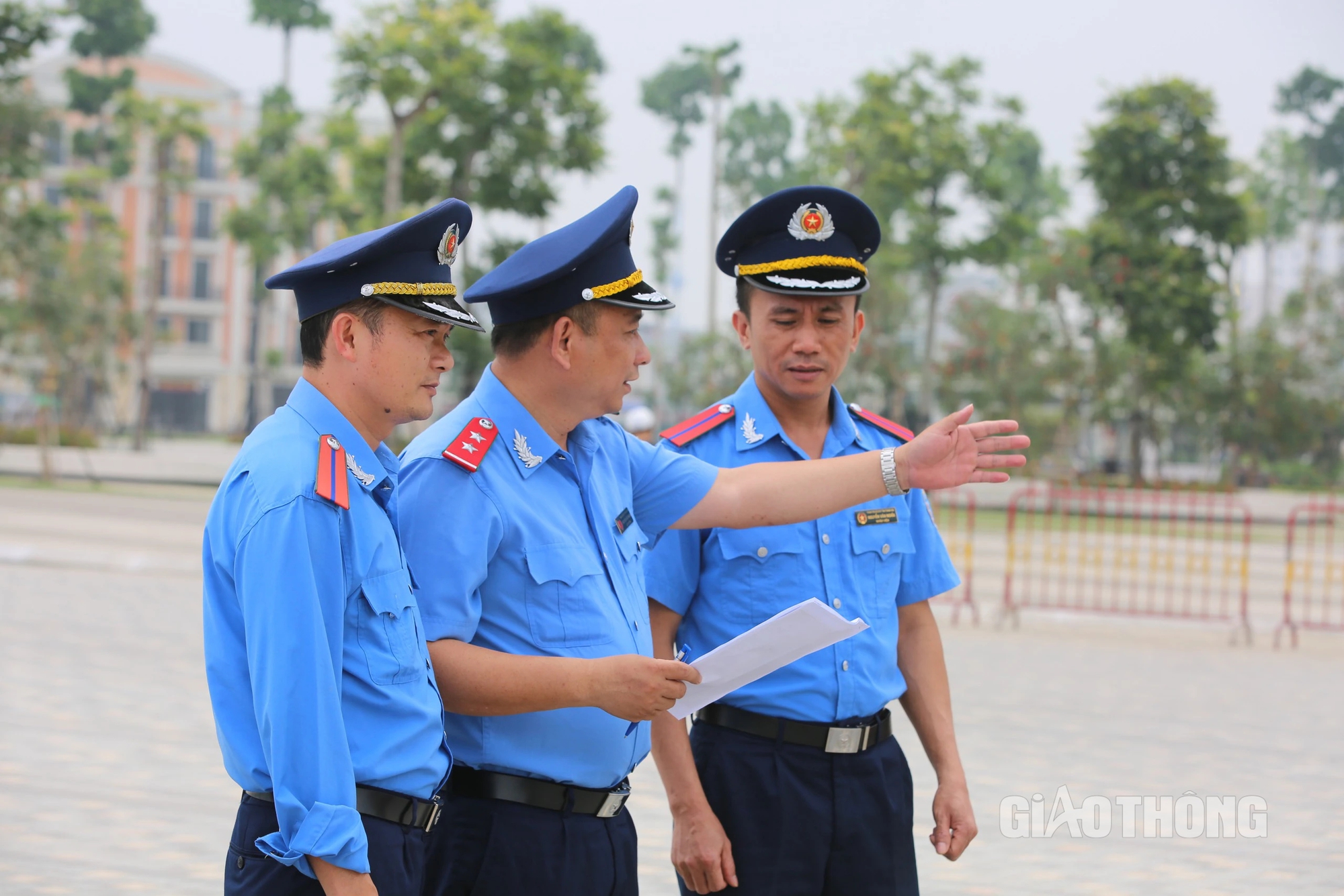 Chi&ecirc;m ngưỡng quảng trường biển Sầm Sơn trước ng&agrave;y khai hội- Ảnh 21.