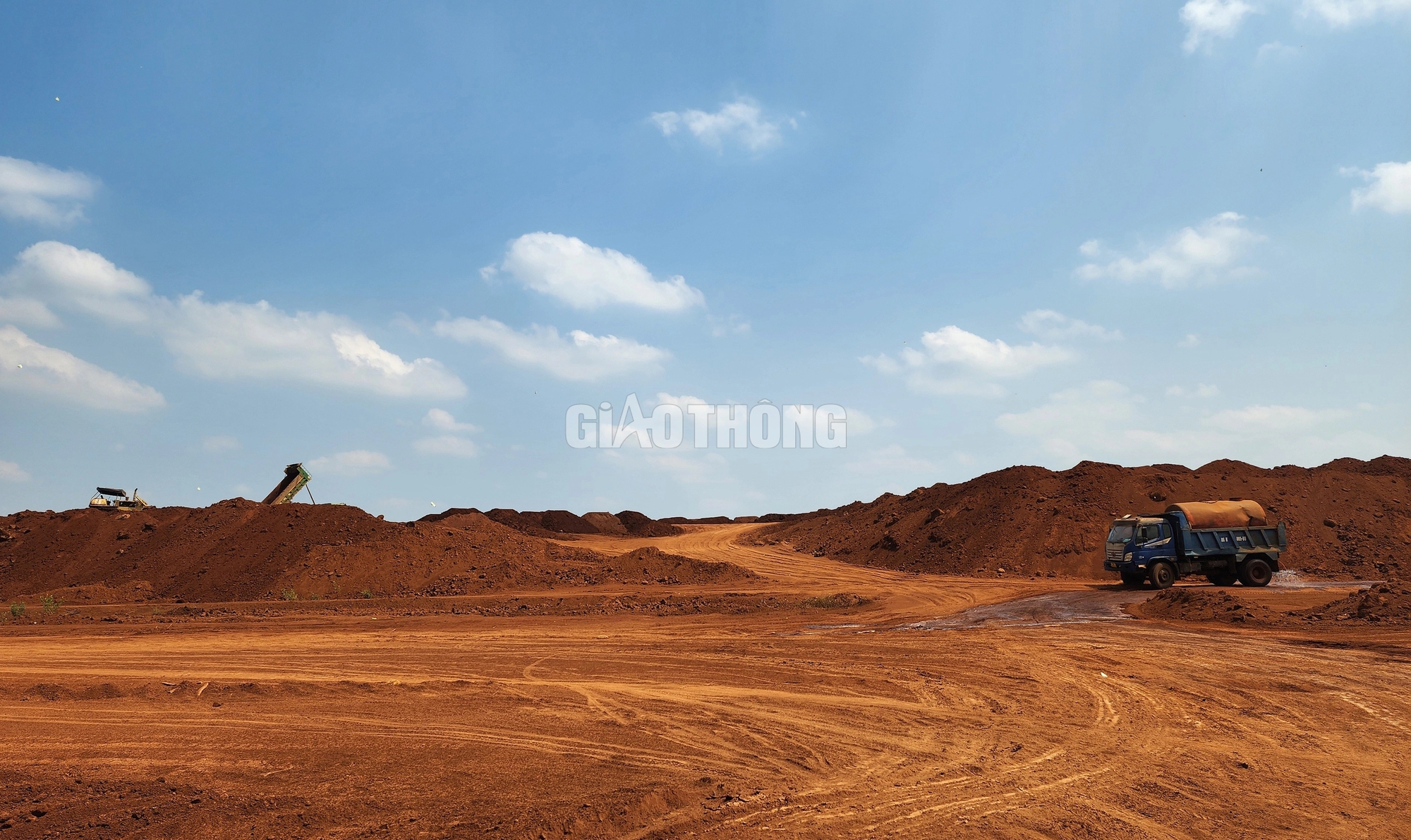 Thi c&ocirc;ng cao tốc Kh&aacute;nh H&ograve;a - Bu&ocirc;n Ma Thuột gặp kh&oacute; v&igrave; thiếu b&atilde;i đổ thải- Ảnh 2.