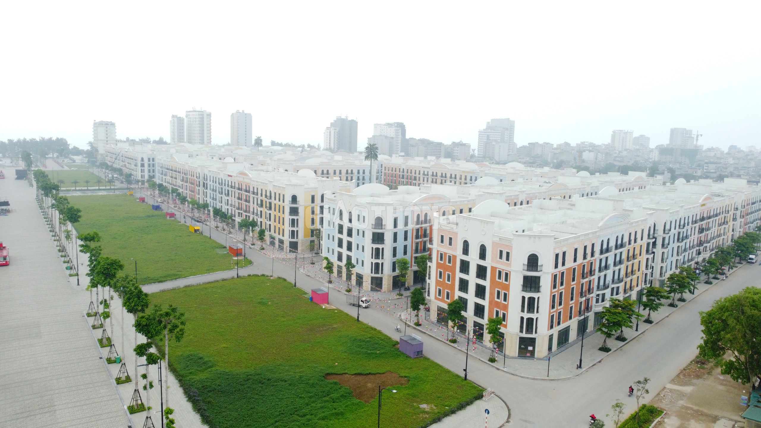 Chi&ecirc;m ngưỡng quảng trường biển Sầm Sơn trước ng&agrave;y khai hội- Ảnh 6.