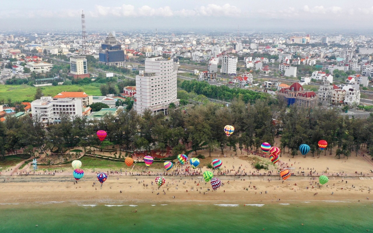 Đến Phan Thiết dịp lễ 30/4 &ndash; 1/5, xem ph&aacute;o hoa ở đ&acirc;u?