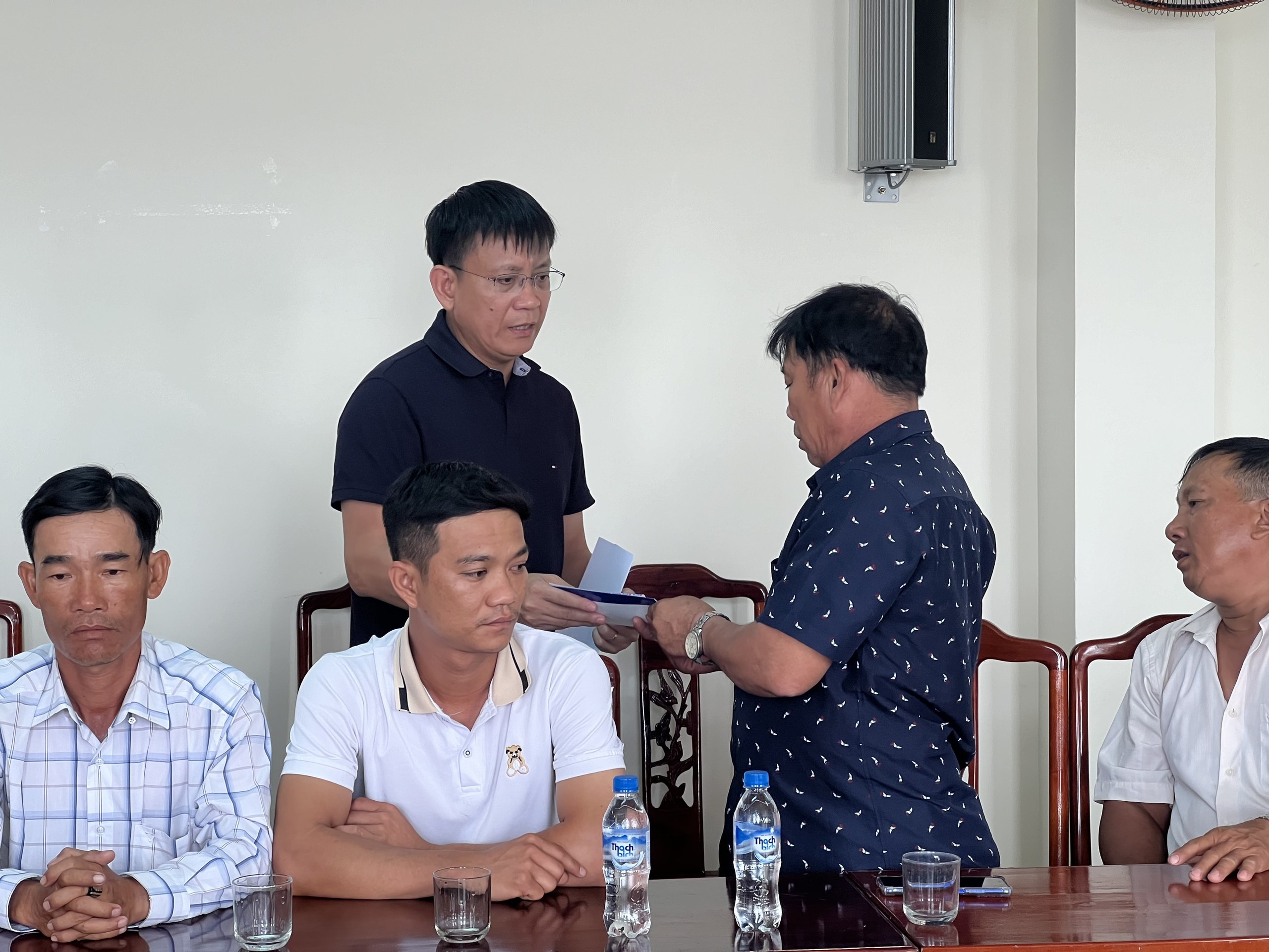 Bộ GTVT chia sẻ mất m&aacute;t với gia đ&igrave;nh c&aacute;c thuyền vi&ecirc;n vụ ch&igrave;m s&agrave; lan- Ảnh 2.