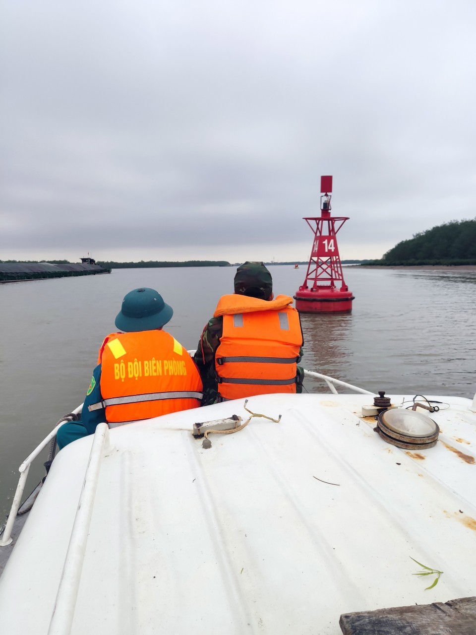 Quảng Ninh: Đang t&igrave;m kiếm 4 phụ nữ mất t&iacute;ch do lật thuyền tr&ecirc;n s&ocirc;ng Chanh- Ảnh 1.