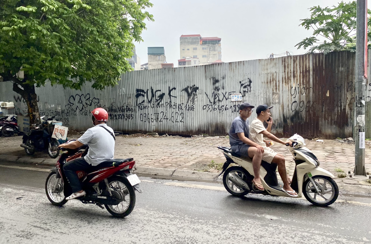 Xe m&aacute;y đua nhau đi ngược chiều, đ&aacute;nh cược t&iacute;nh mạng với tử thần- Ảnh 9.