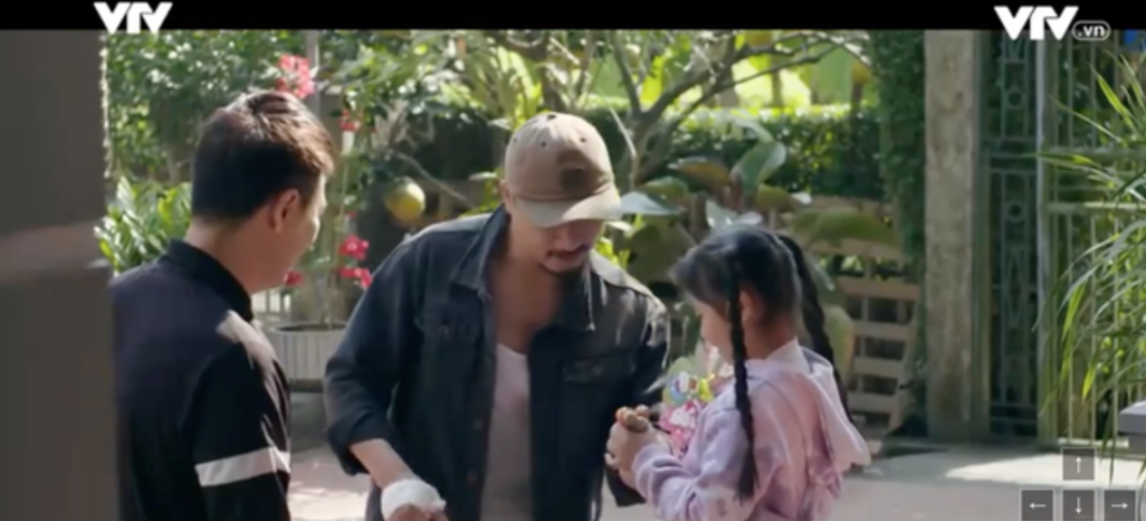 "Người một nh&agrave;" tập 10: Tr&iacute; gặp lại người mẹ tệ bạc- Ảnh 3.