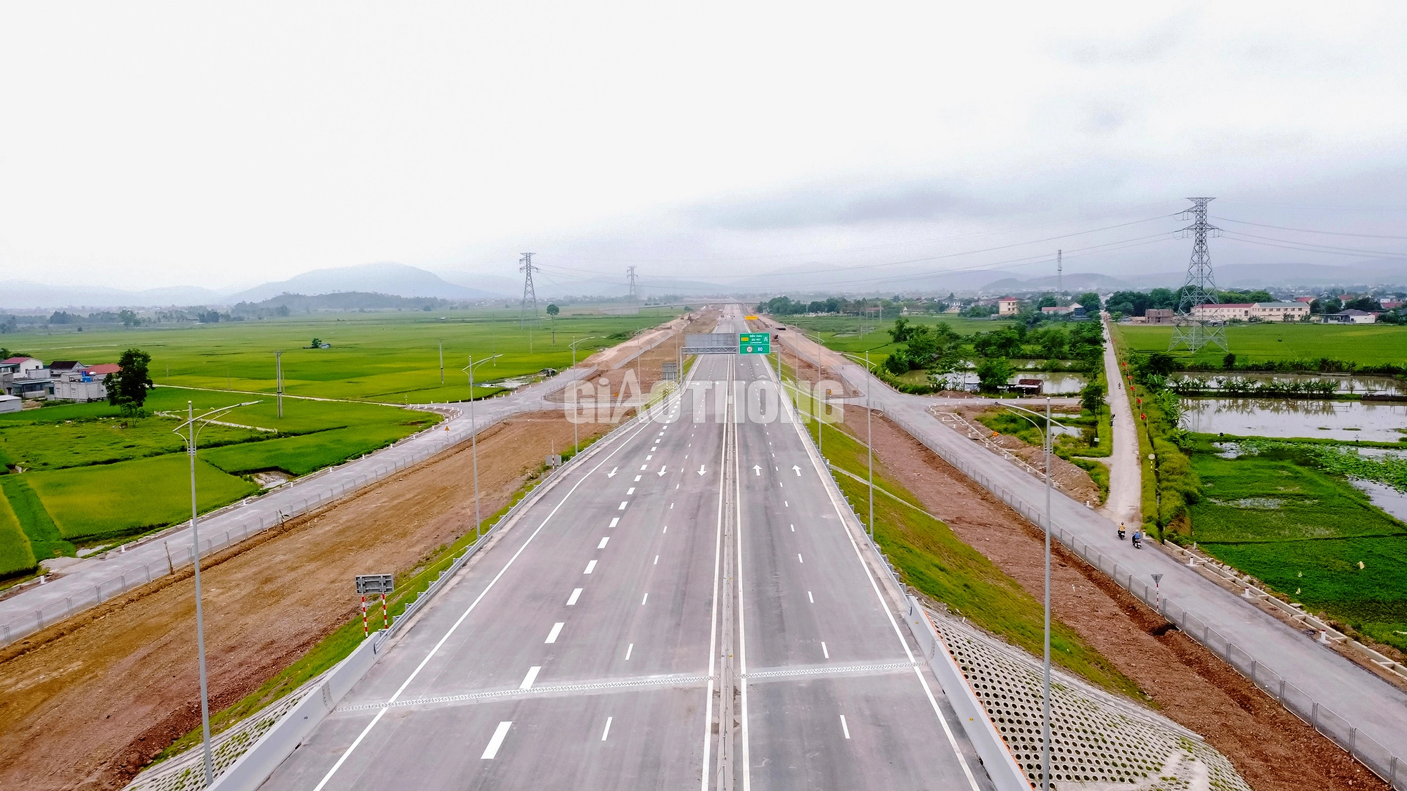Th&ocirc;ng xe cao tốc Diễn Ch&acirc;u-B&atilde;i Vọt, Cam L&acirc;m-Vĩnh Hảo: H&agrave;nh tr&igrave;nh ngắn lại, cơ hội mở ra- Ảnh 1.