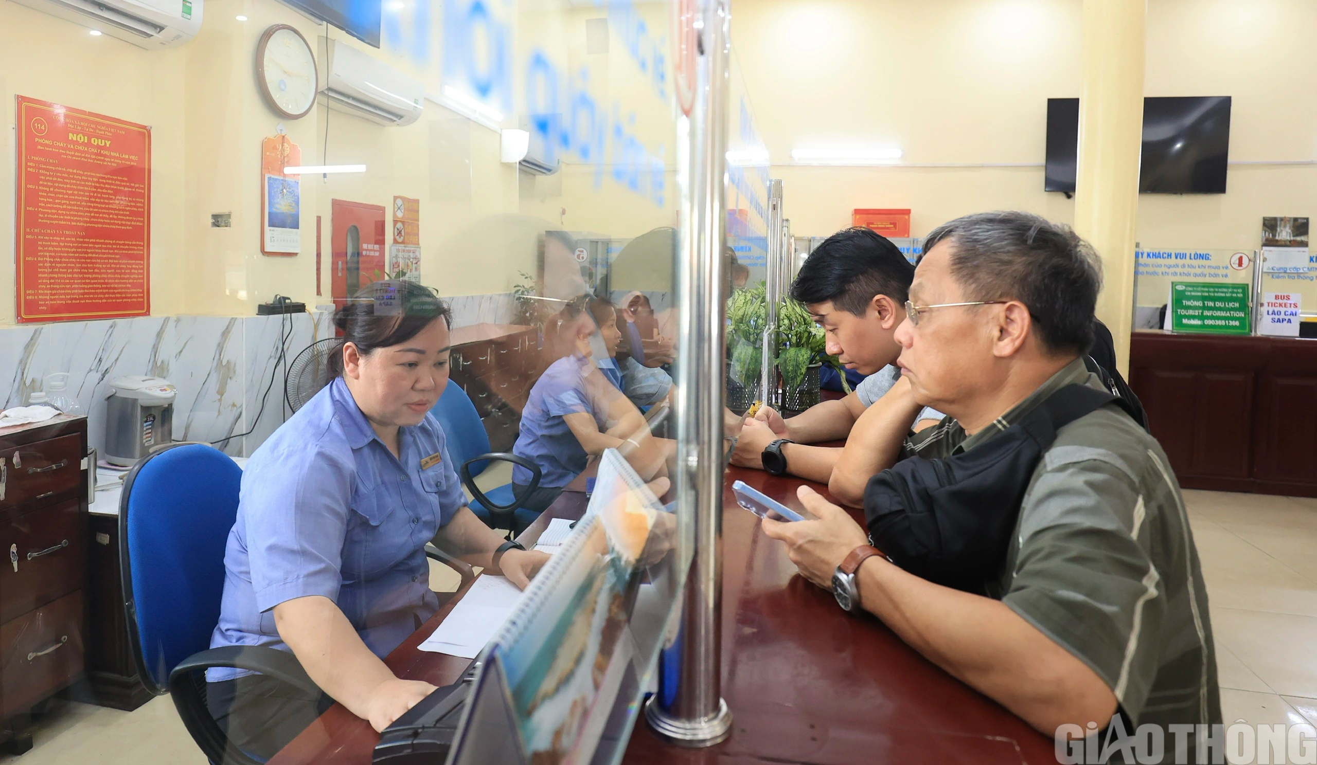 Người d&acirc;n nườm nượp đổ về ga H&agrave; Nội, bắt đầu kỳ nghỉ lễ 30/4 - 1/5- Ảnh 16.