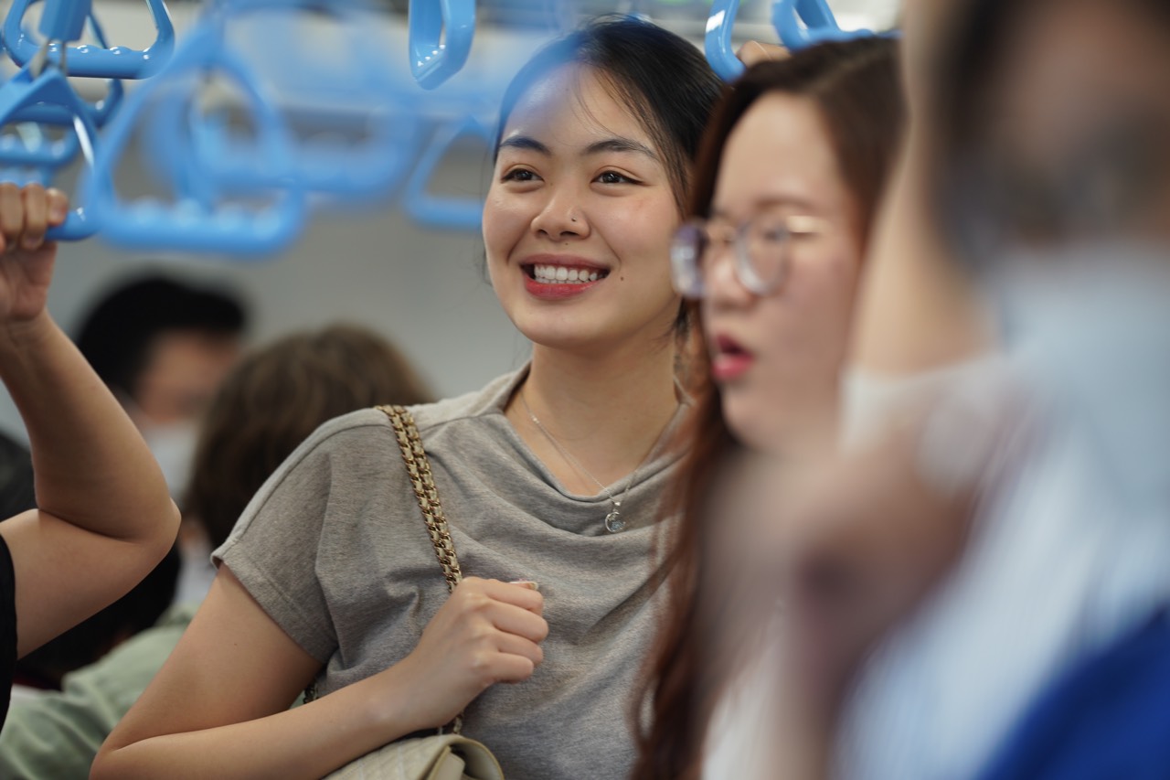 Những vị kh&aacute;ch đặc biệt trải nghiệm metro Bến Th&agrave;nh - Suối Ti&ecirc;n- Ảnh 13.