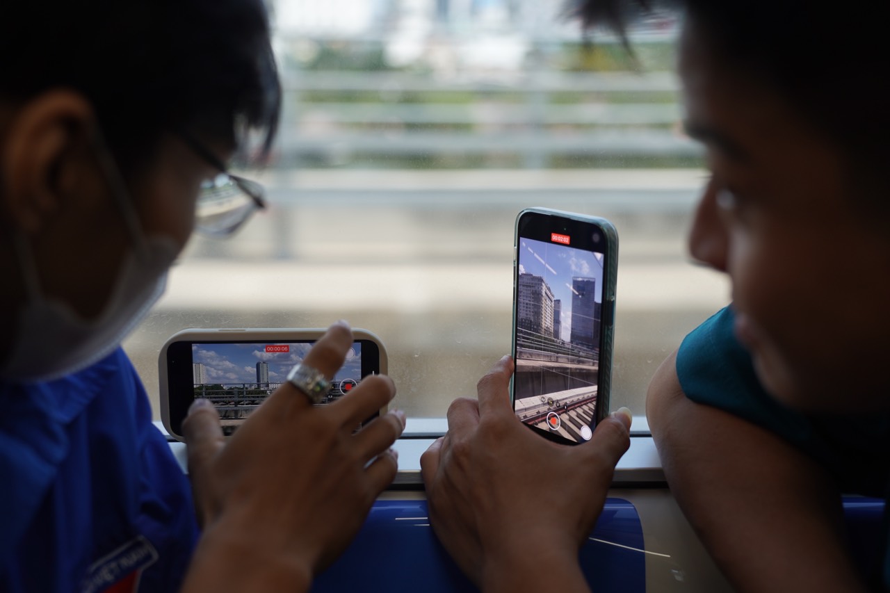 Những vị kh&aacute;ch đặc biệt trải nghiệm metro Bến Th&agrave;nh - Suối Ti&ecirc;n- Ảnh 14.