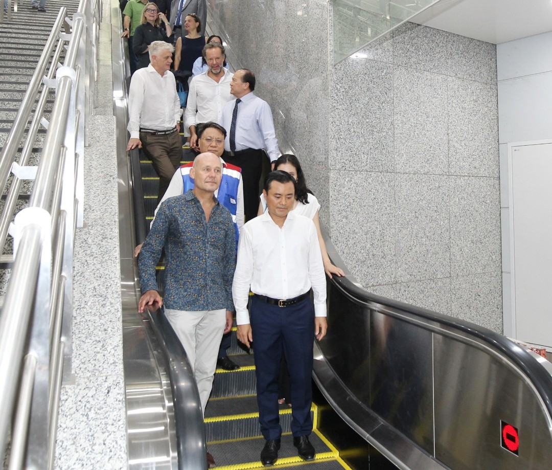 Những vị kh&aacute;ch đặc biệt trải nghiệm metro Bến Th&agrave;nh - Suối Ti&ecirc;n- Ảnh 1.