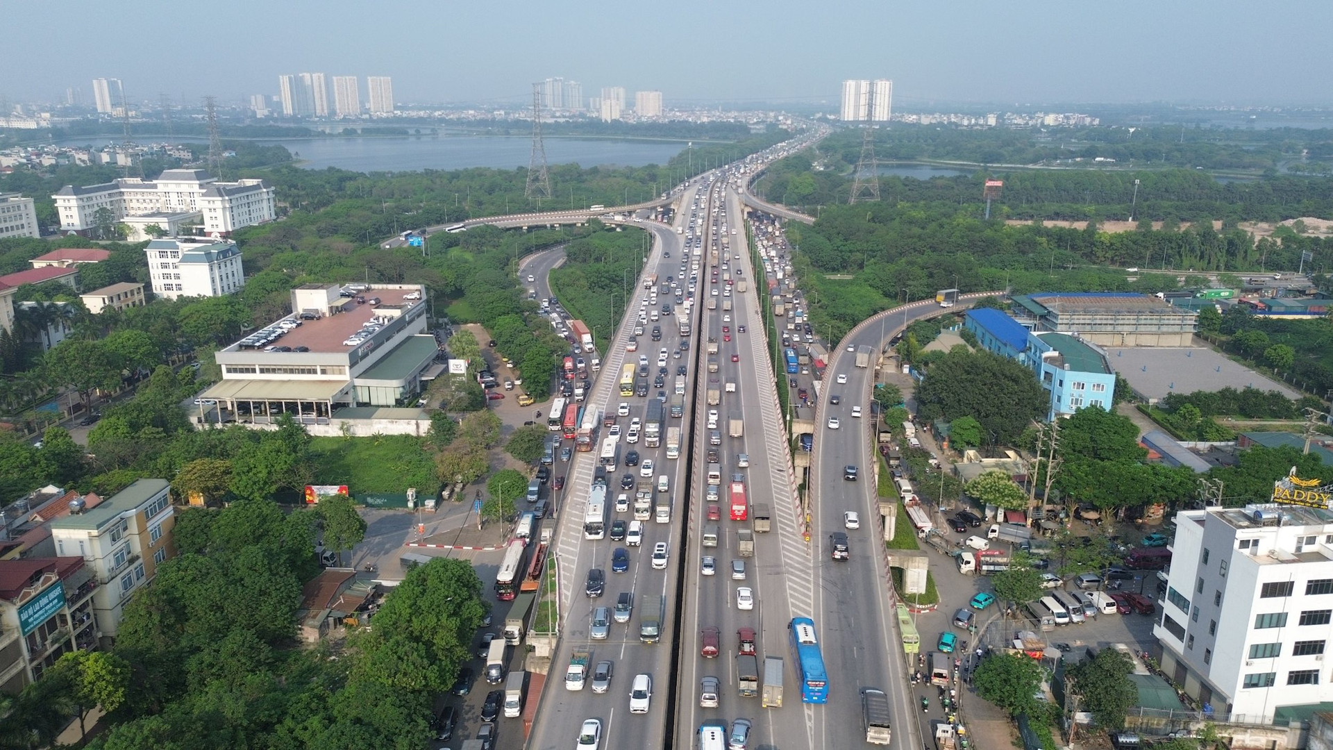 Cảnh s&aacute;t v&agrave;o tận bến kiểm tra ma tu&yacute; v&agrave; nồng độ cồn l&aacute;i xe kh&aacute;ch- Ảnh 10.