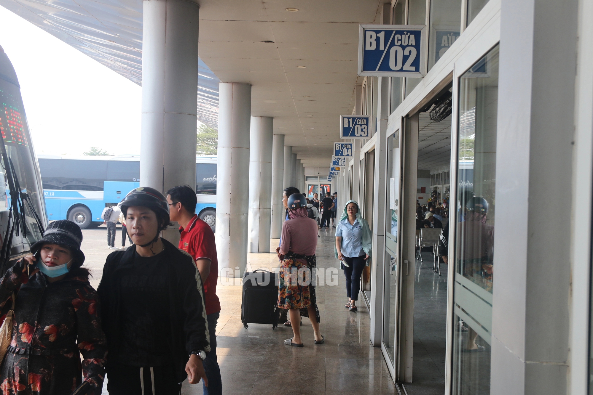 S&acirc;n bay, bến xe Đ&agrave; Nẵng nhộn nhịp ng&agrave;y đầu nghỉ lễ- Ảnh 6.