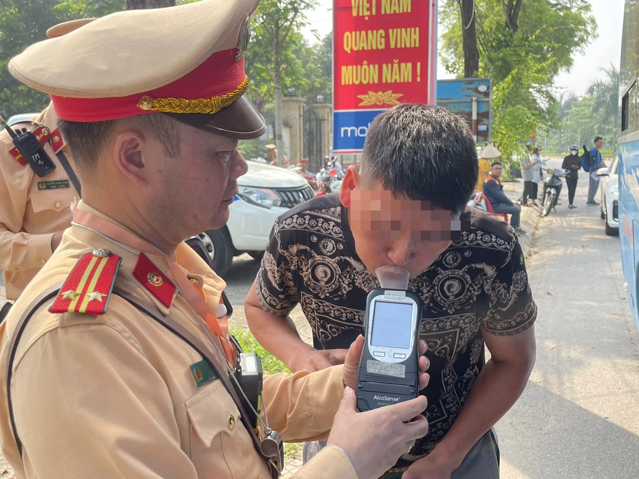 Y&ecirc;n B&aacute;i: H&agrave;ng loạt phương tiện vi phạm bị xử l&yacute; trong ng&agrave;y đầu kỳ nghỉ lễ 30/4 - 1/5- Ảnh 10.