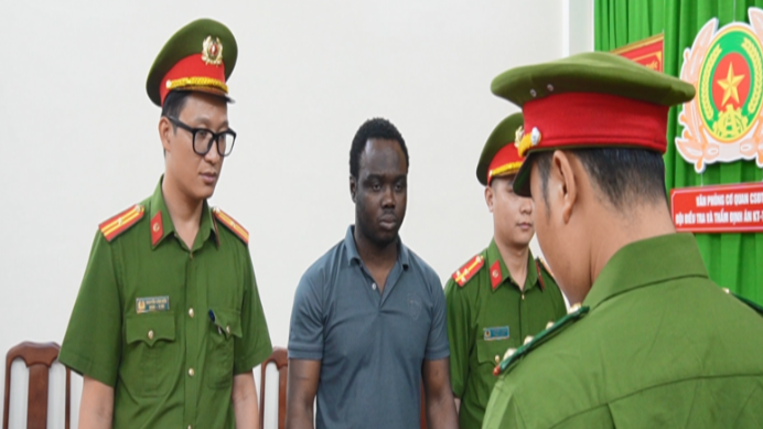 Đ&aacute;nh sập đường d&acirc;y tội phạm chuyển hơn 13.000 tỷ đồng tiền "bẩn" ở TP.HCM- Ảnh 2.