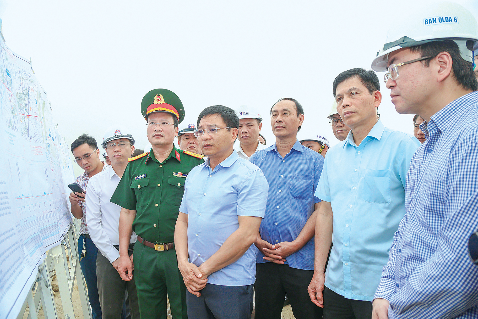 Chạy đua l&agrave;m cao tốc, k&eacute;o Bắc - Nam gần lại- Ảnh 1.