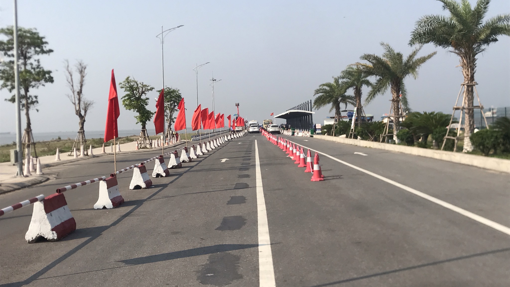 Ng&agrave;y đầu dịp nghỉ lễ 30/4 - 1/5: C&aacute;t B&agrave;, Đồ Sơn thưa vắng kh&aacute;ch- Ảnh 9.