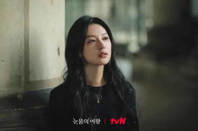 "Nữ ho&agrave;ng nước mắt" tập 15: Kh&aacute;n giả phẫn nộ khi Hyun Woo bị tai nạn giao th&ocirc;ng - Ảnh 6.