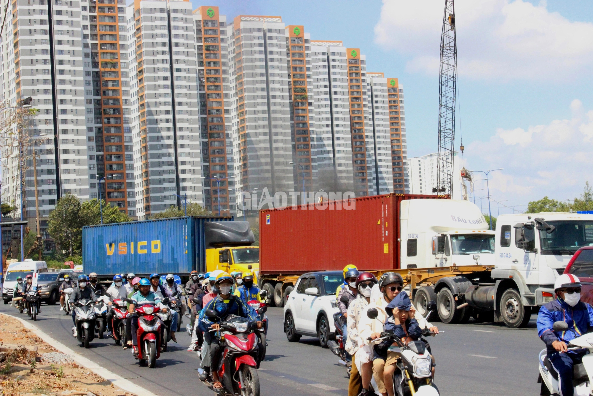 TP.HCM tho&aacute;t cảnh kẹt xe c&aacute;c cửa ng&otilde; ng&agrave;y thứ 2 nghỉ lễ- Ảnh 1.