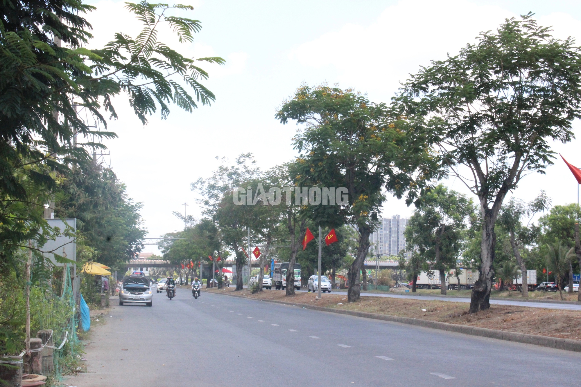 TP.HCM tho&aacute;t cảnh kẹt xe c&aacute;c cửa ng&otilde; ng&agrave;y thứ 2 nghỉ lễ- Ảnh 10.
