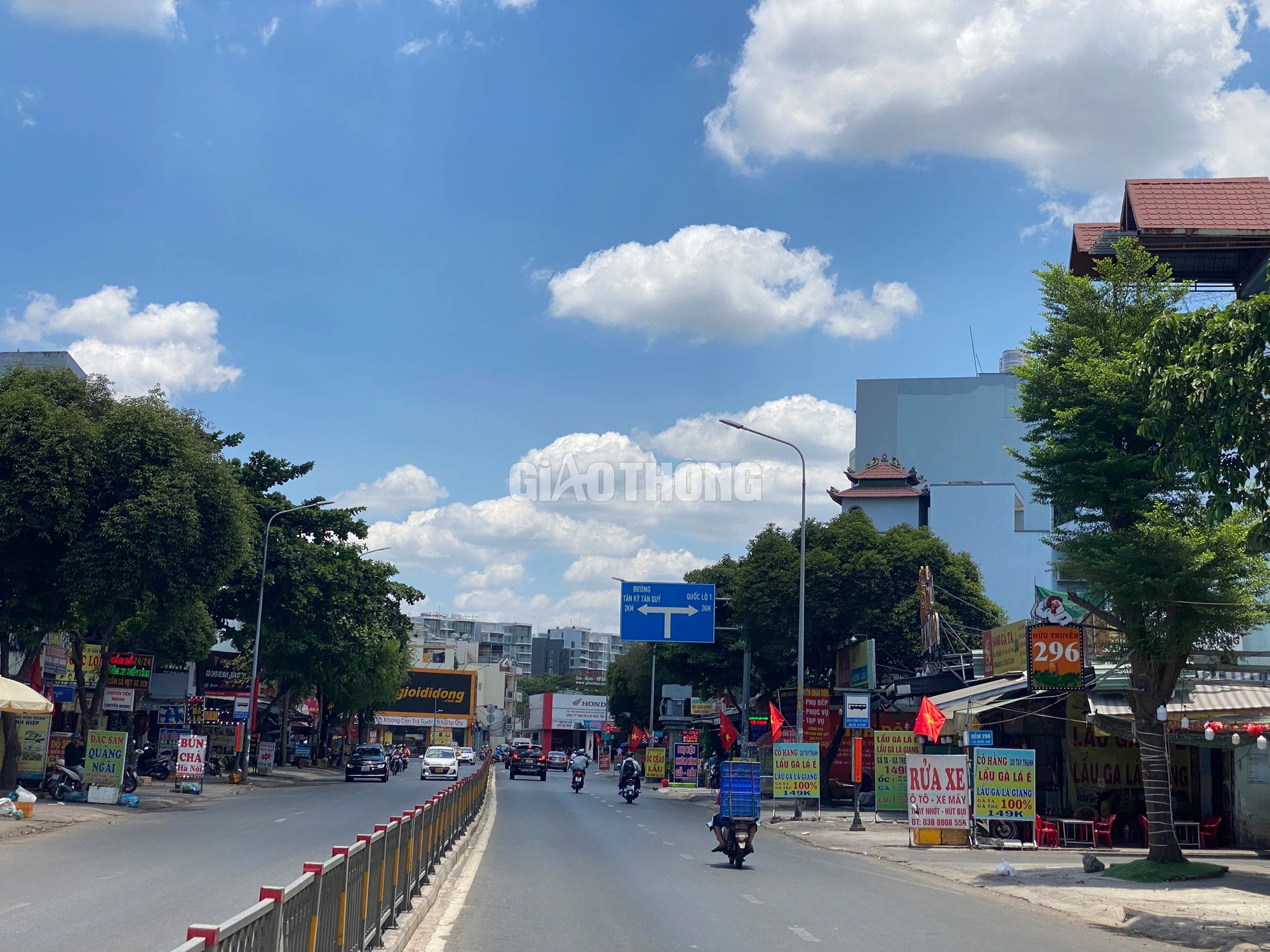 TP.HCM tho&aacute;t cảnh kẹt xe c&aacute;c cửa ng&otilde; ng&agrave;y thứ 2 nghỉ lễ- Ảnh 13.
