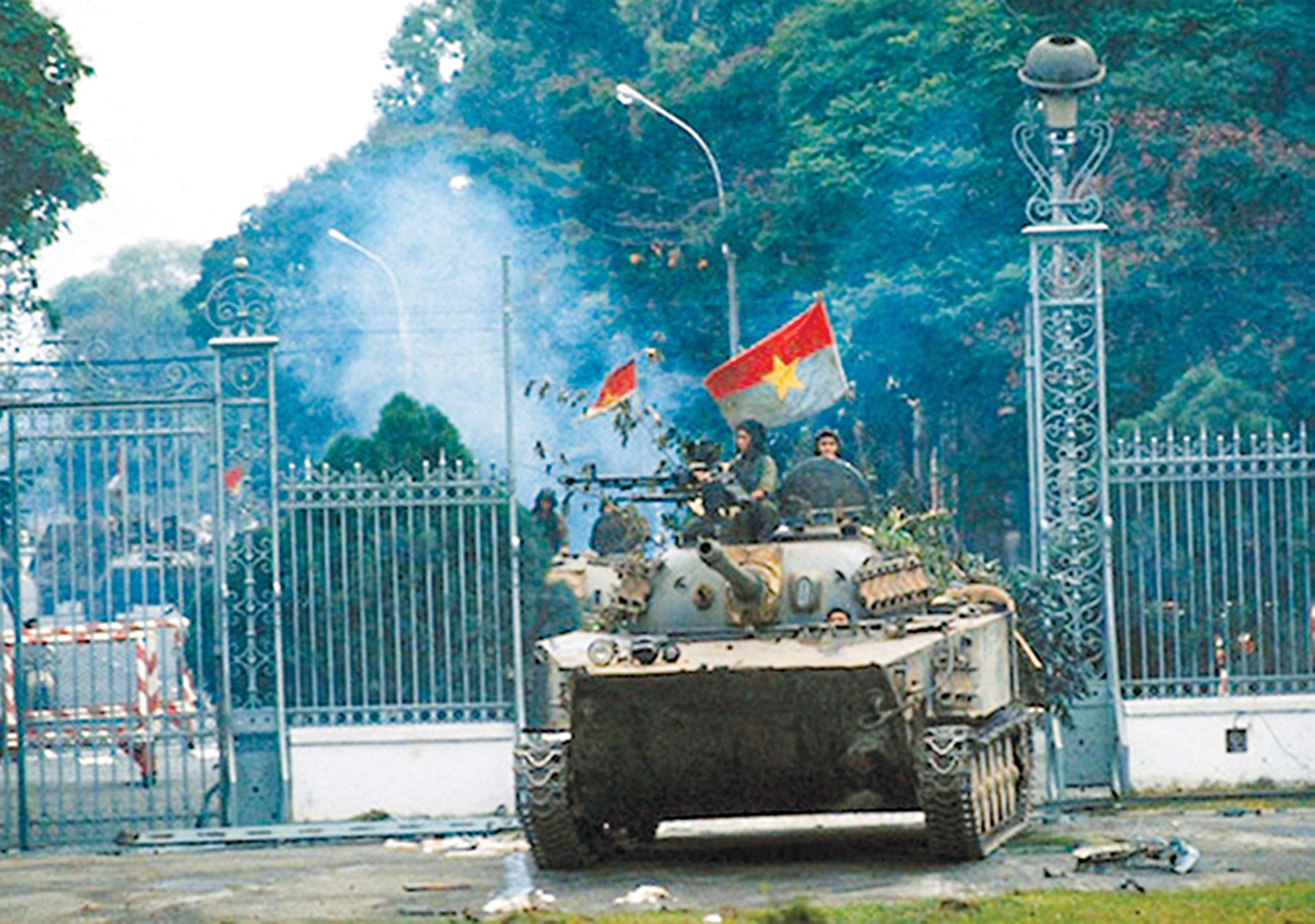 Đại thắng m&ugrave;a Xu&acirc;n năm 1975 từ g&oacute;c nh&igrave;n lịch sử- Ảnh 2.