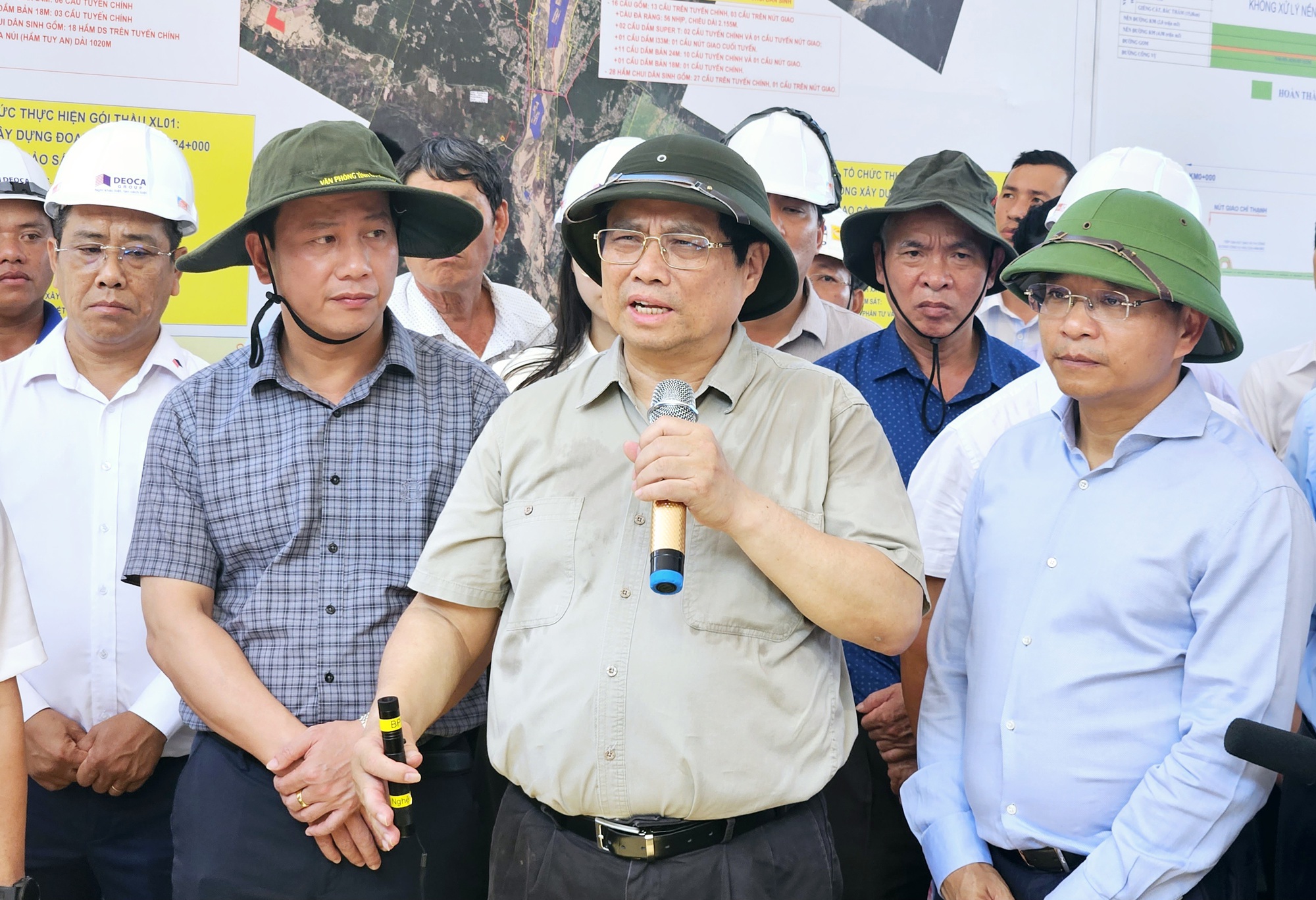 Thủ tướng: Phấn đấu ho&agrave;n th&agrave;nh cao tốc Ch&iacute; Thạnh - V&acirc;n Phong dịp 2/9/2025- Ảnh 2.