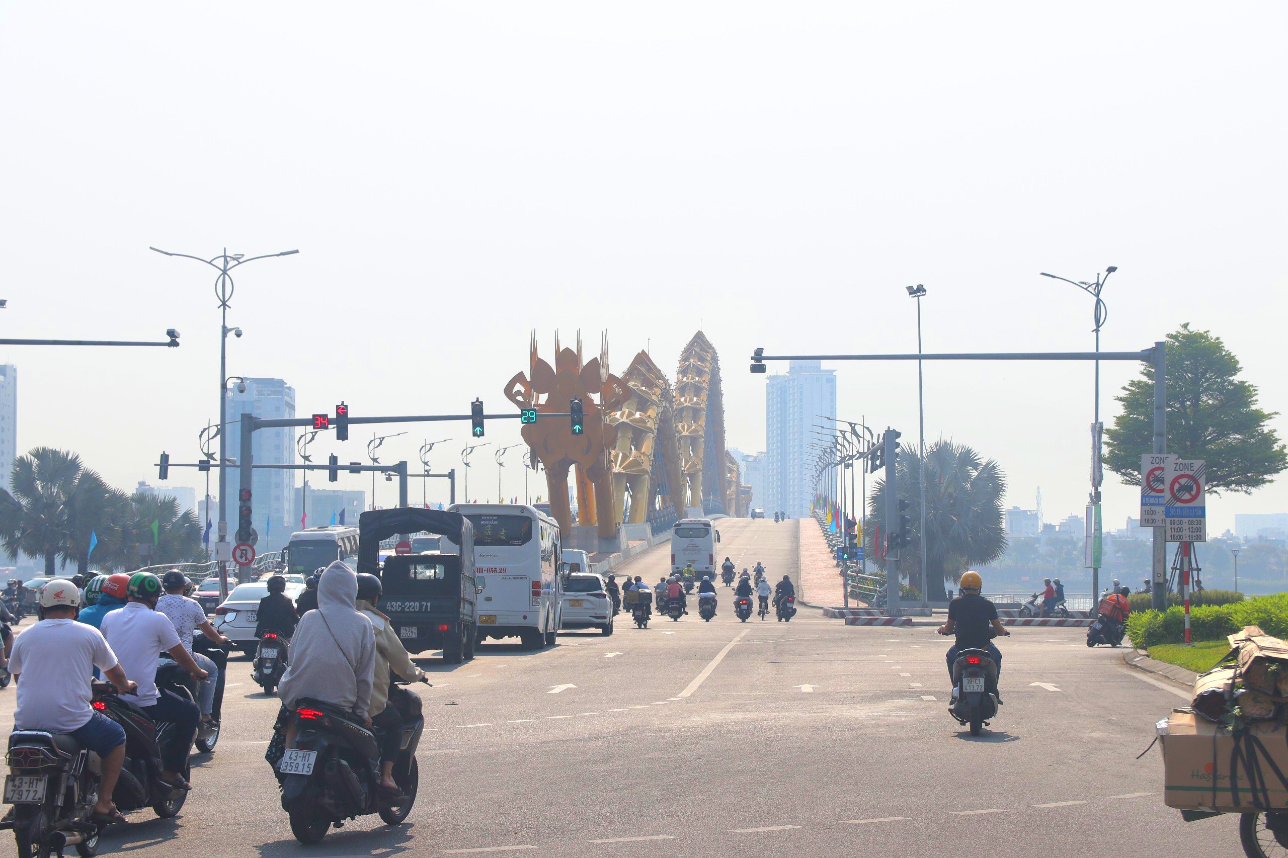 Đường phố Đ&agrave; Nẵng th&ocirc;ng tho&aacute;ng trong kỳ nghỉ lễ 30/4 - 1/5- Ảnh 7.