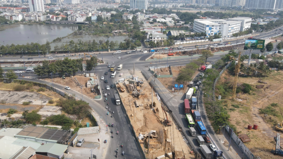 TP.HCM: Cấm &ocirc; t&ocirc;, xe m&aacute;y rẽ tr&aacute;i tại n&uacute;t giao Mai Ch&iacute; Thọ - Đồng Văn Cống từ 30/4 - 31/8- Ảnh 1.