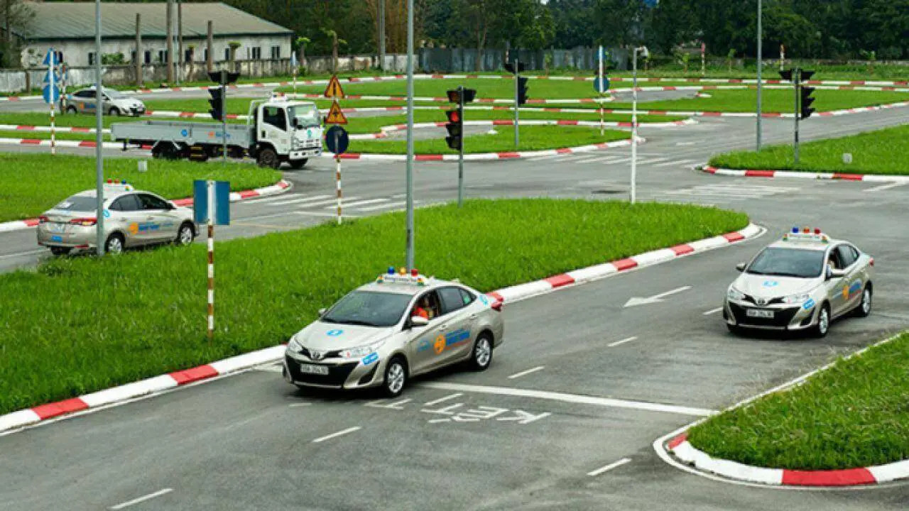 Đ&agrave;o tạo, s&aacute;t hạch cấp giấy ph&eacute;p l&aacute;i xe thay đổi ra sao sau 15 năm?- Ảnh 1.