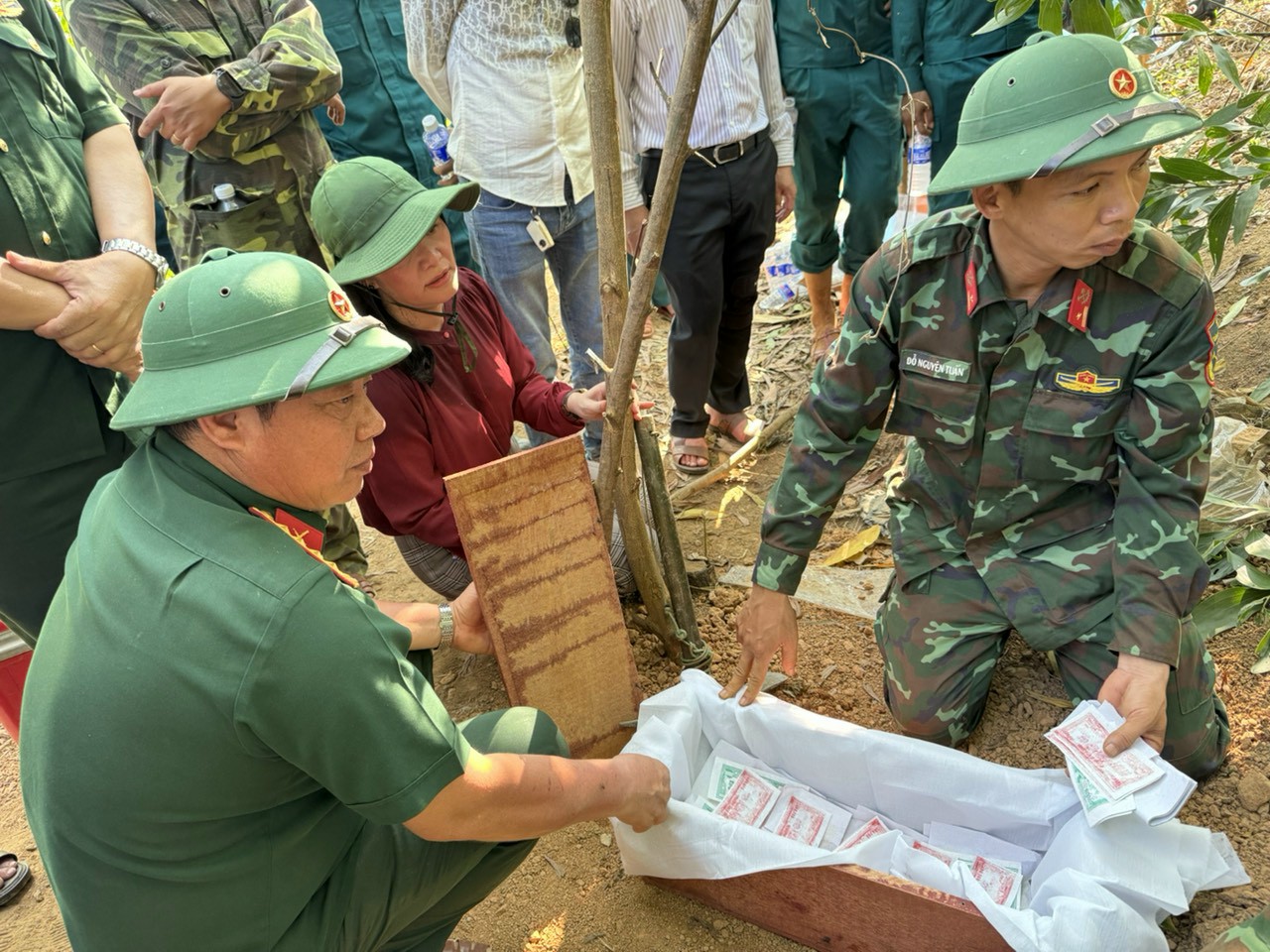 T&igrave;m kiếm liệt sỹ tại cao điểm 174: Sự hy sinh chưa bao giờ bị qu&ecirc;n l&atilde;ng- Ảnh 1.