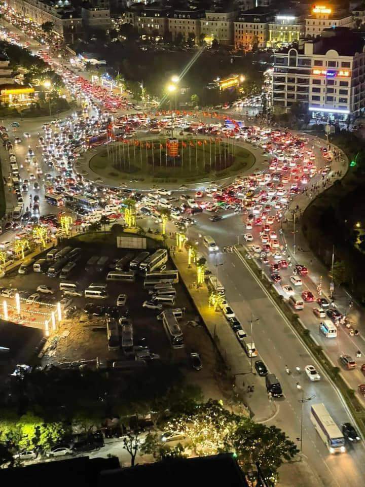 CSGT Quảng Ninh đội nắng, xuy&ecirc;n đ&ecirc;m xử l&yacute; vi phạm nồng độ cồn- Ảnh 3.