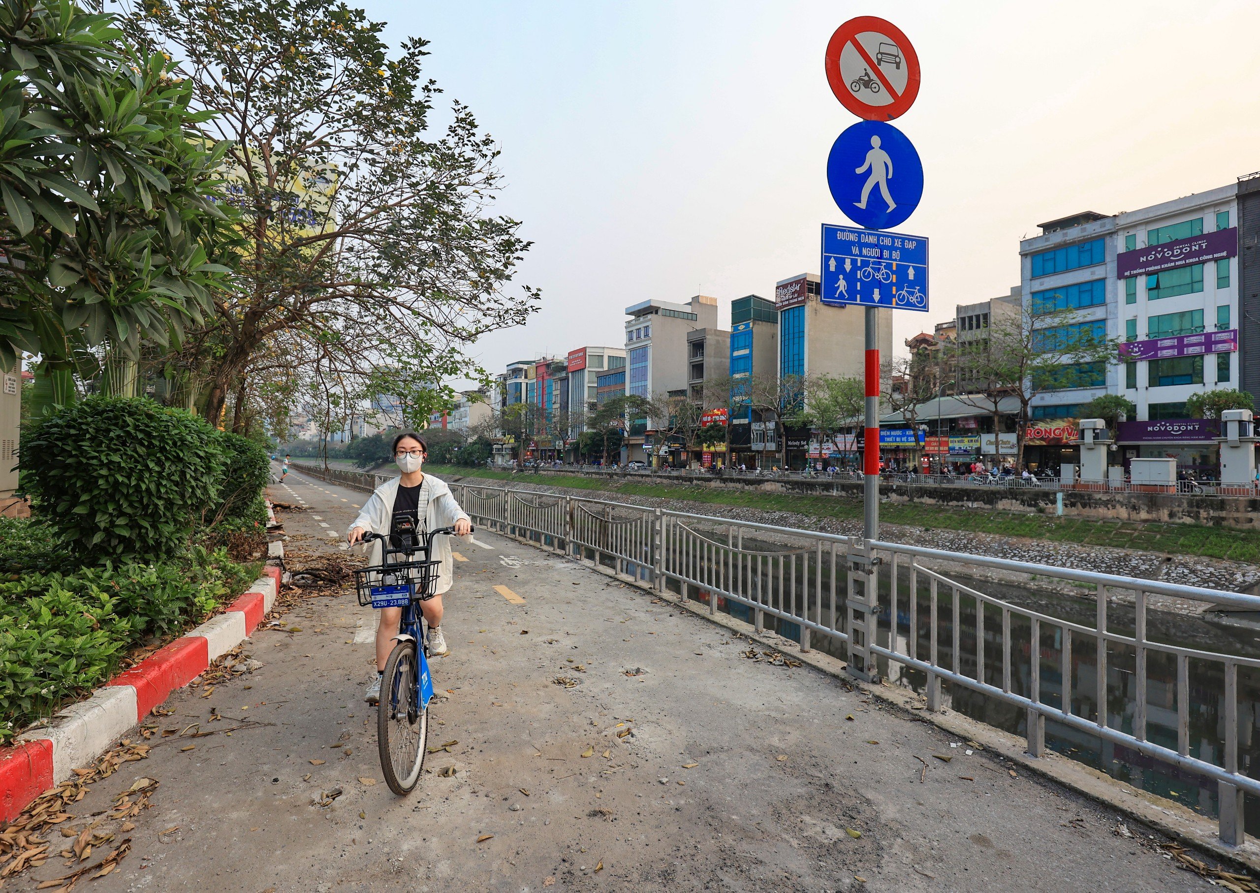 H&agrave; Nội đồng loạt thay mới r&agrave;o chắn tr&ecirc;n đường d&agrave;nh ri&ecirc;ng cho xe đạp- Ảnh 13.