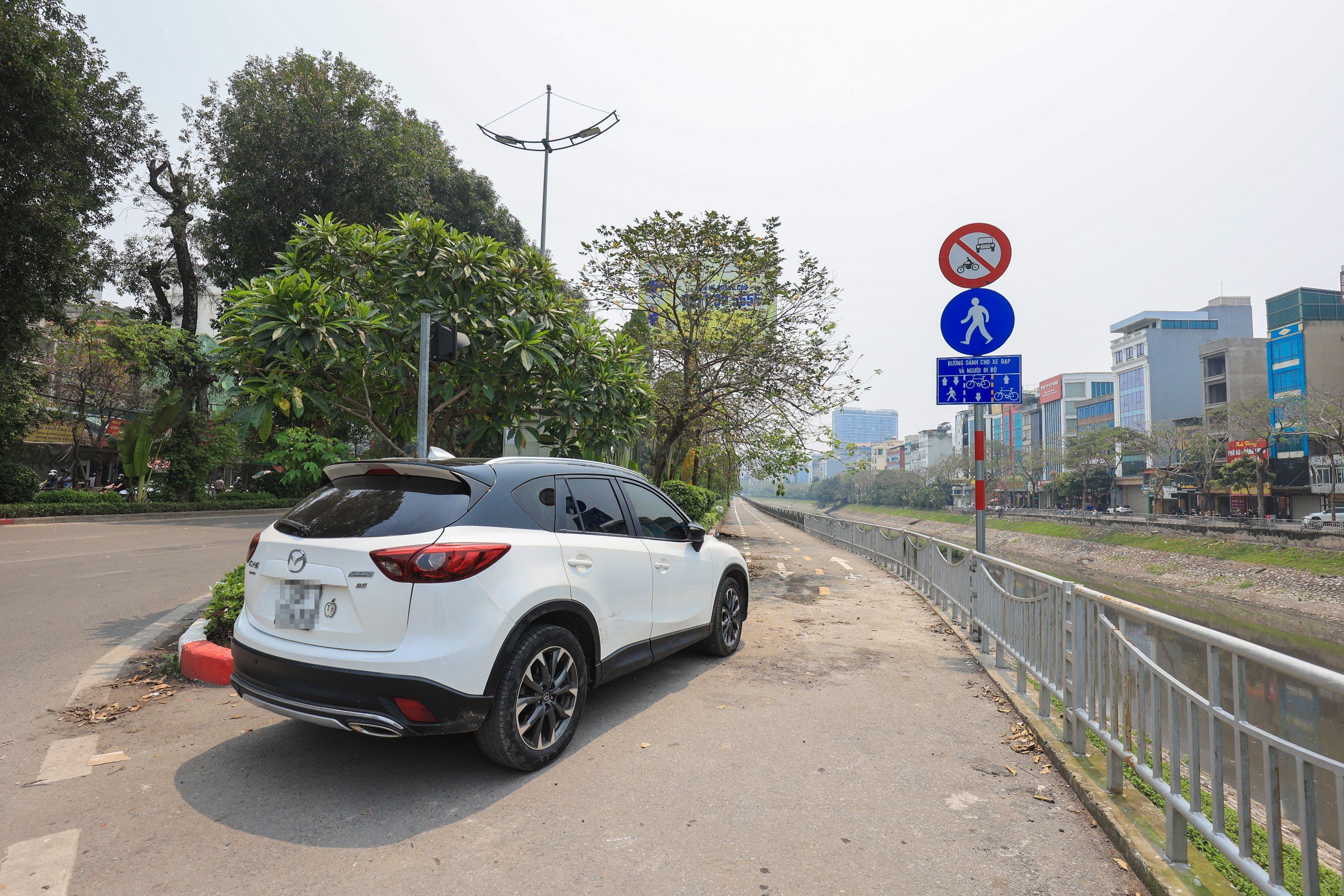 H&agrave; Nội đồng loạt thay mới r&agrave;o chắn tr&ecirc;n đường d&agrave;nh ri&ecirc;ng cho xe đạp- Ảnh 15.