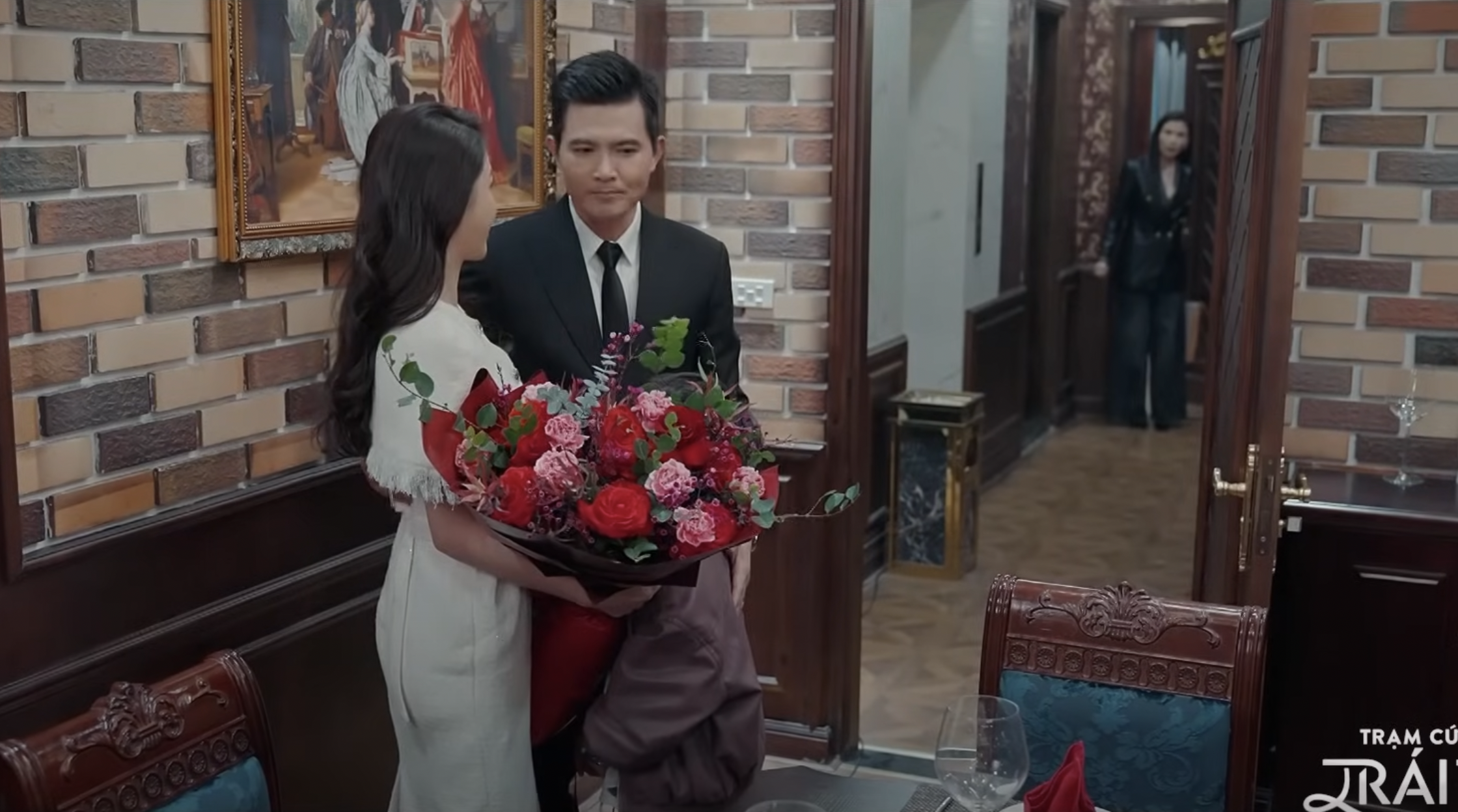 Trạm cứu hộ trái tim tập 12: Nghĩa trơ trẽn, tàn ác trong tiệc sinh nhật vợ- Ảnh 2. Trạm cứu hộ trái tim tập 12: Nghĩa trơ trẽn, tàn ác trong tiệc sinh nhật vợ- Ảnh 2.